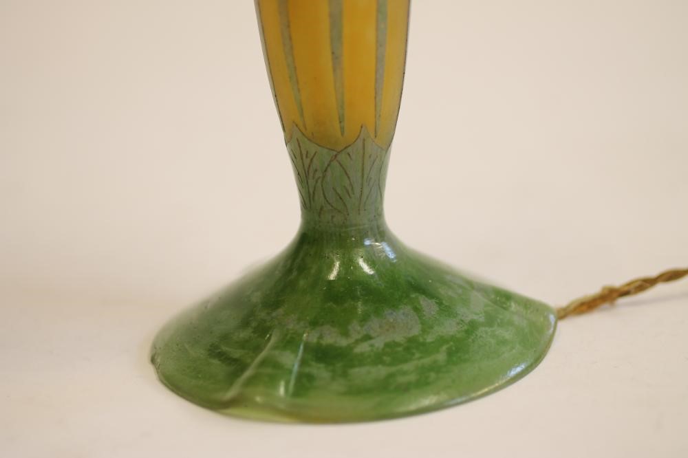 A VERRIERE SCHNEIDER GLASS ELECTRIC TABLE LAMP BASE Image