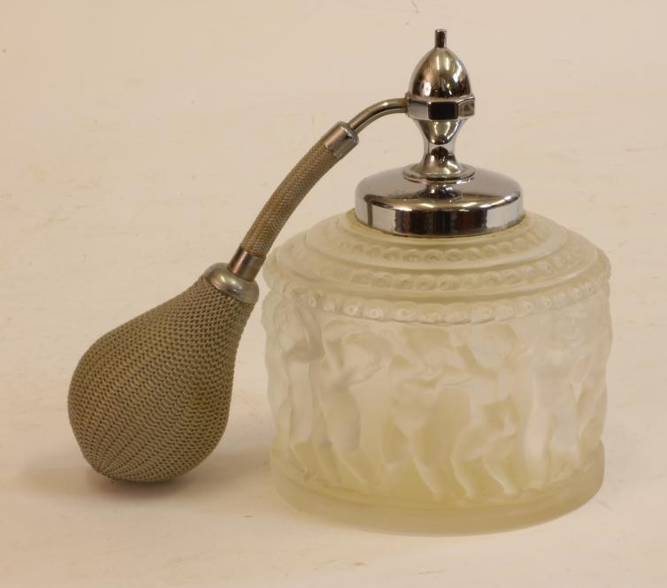 A LALIQUE FROSTED CLEAR GLASS PERFUME ATOMISER Image