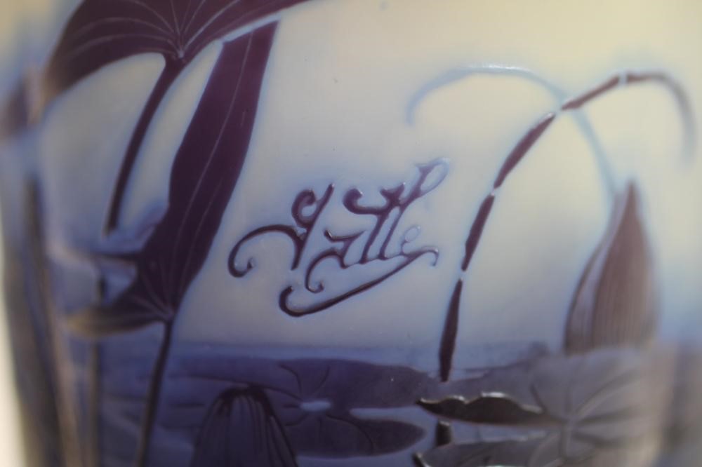 A GALLE CAMEO GLASS VASE Image