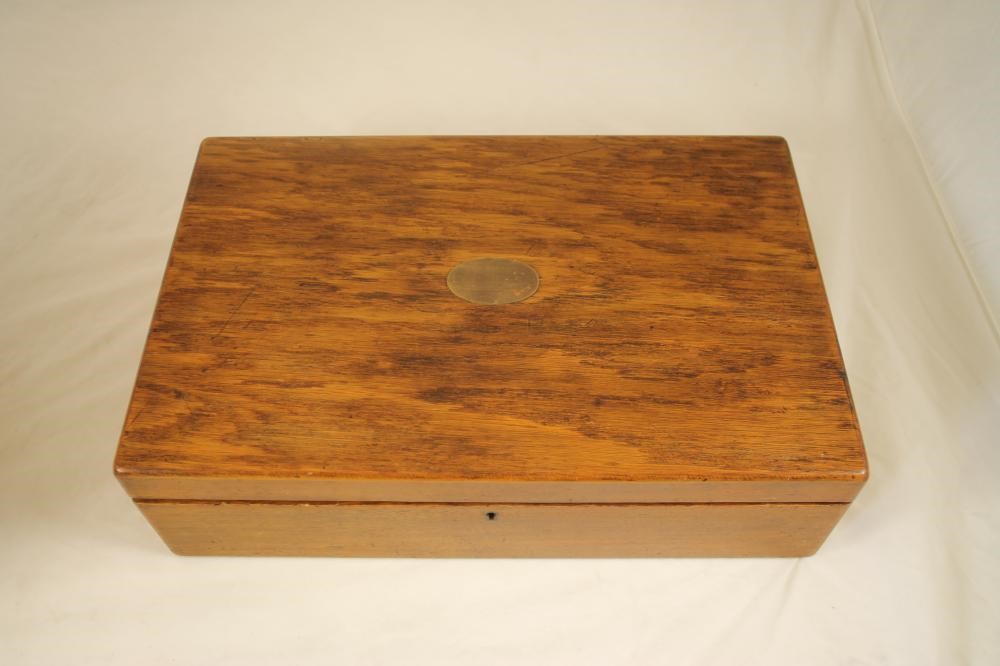 AN ART DECO SILVER PLATED TABLE SERVICE Image