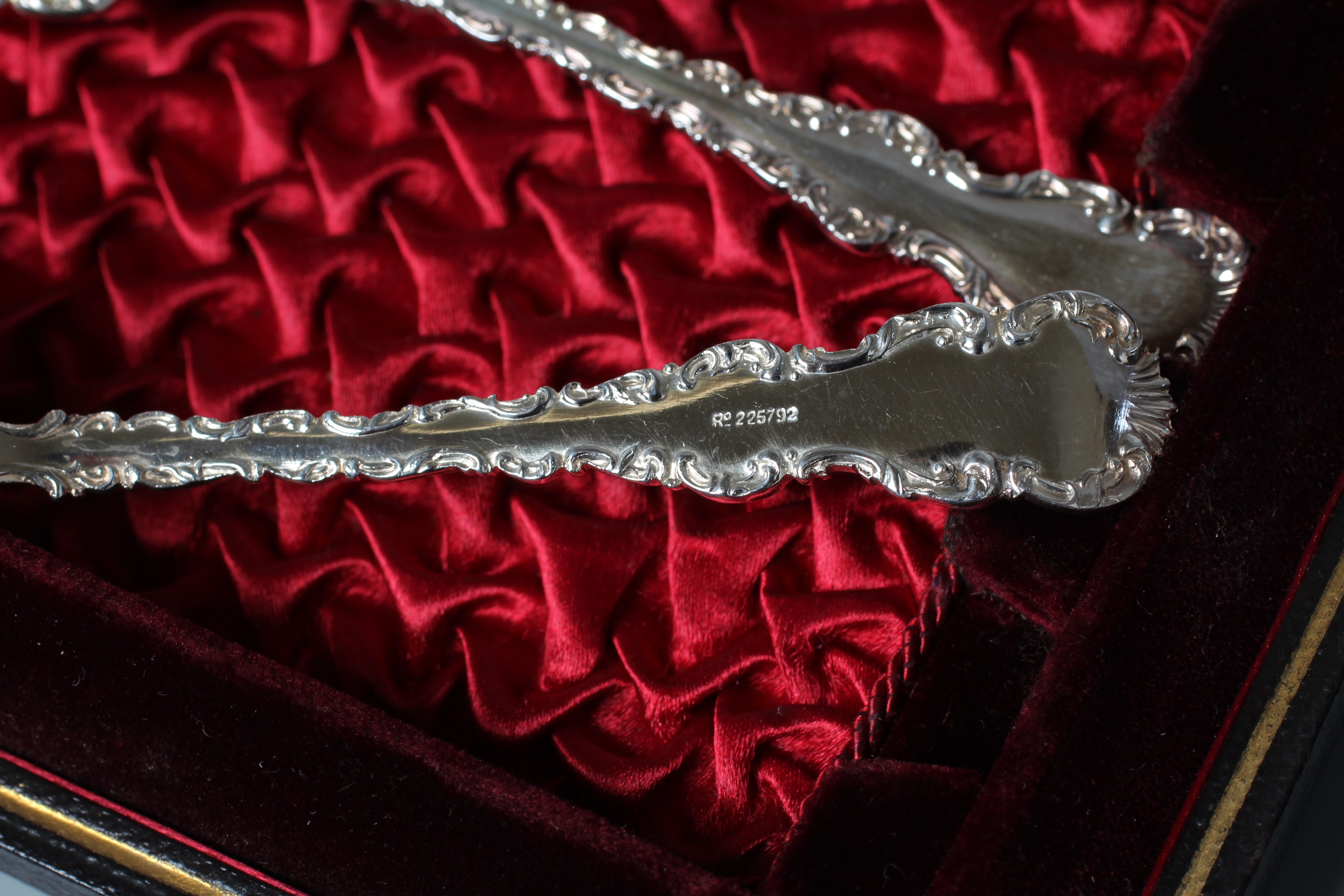 A SET OF TWELVE LATE VICTORIAN TEASPOONS WITH MATCHING TONGS by Lee & Wigfull, Sheffield 1896, with Image