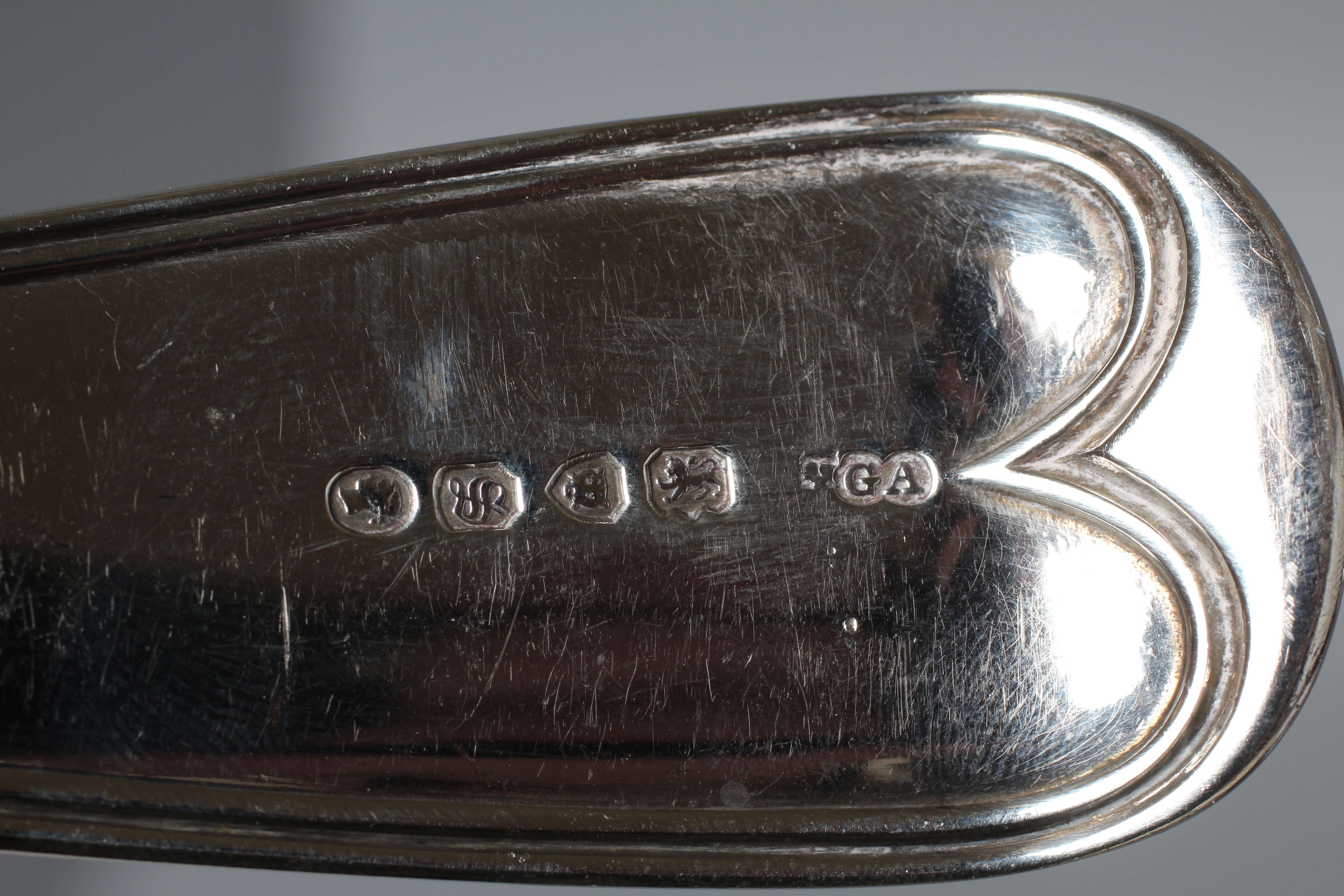 AN EARLY VICTORIAN FIDDLE & THREAD PATTERN STRAINER SPOON by Chawner & Co., London 1853, with fixed Image