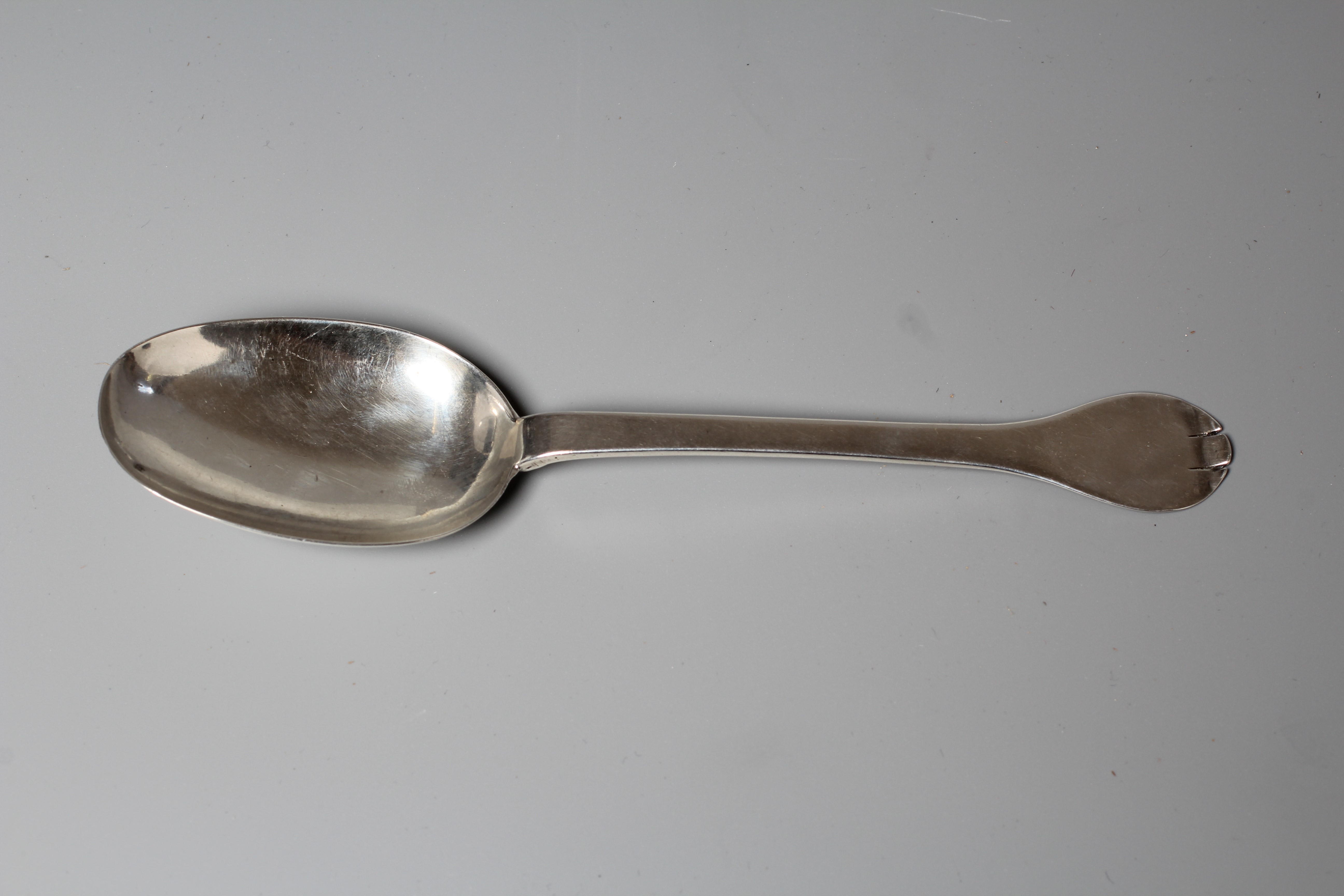 A JAMES II PROVINCIAL TREFID END SPOON by Kath Mangby, Hull c. 1685, with rat-tail oval bowl, the Image