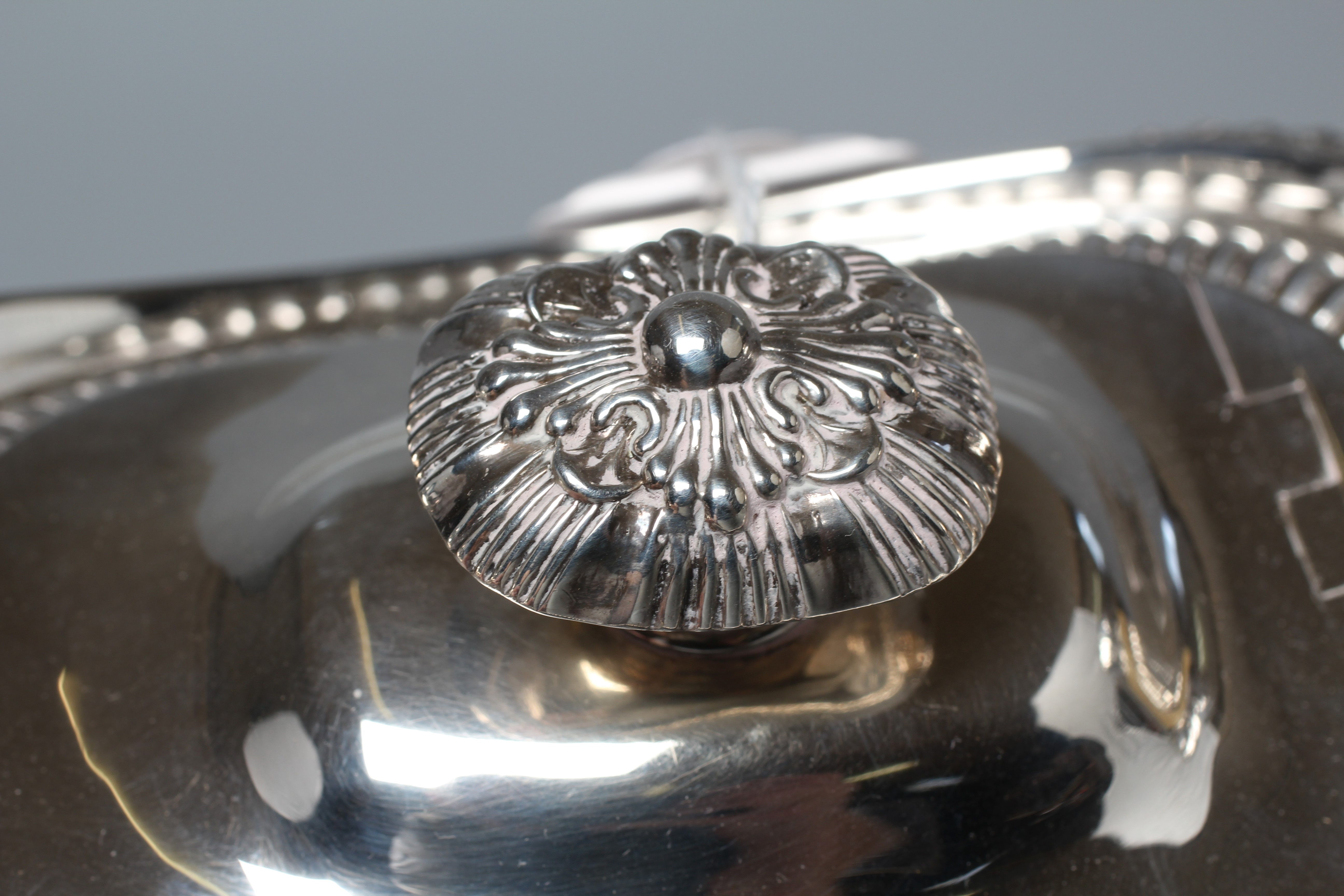 A GEORGE IV TEAPOT by Joseph Angell I Image