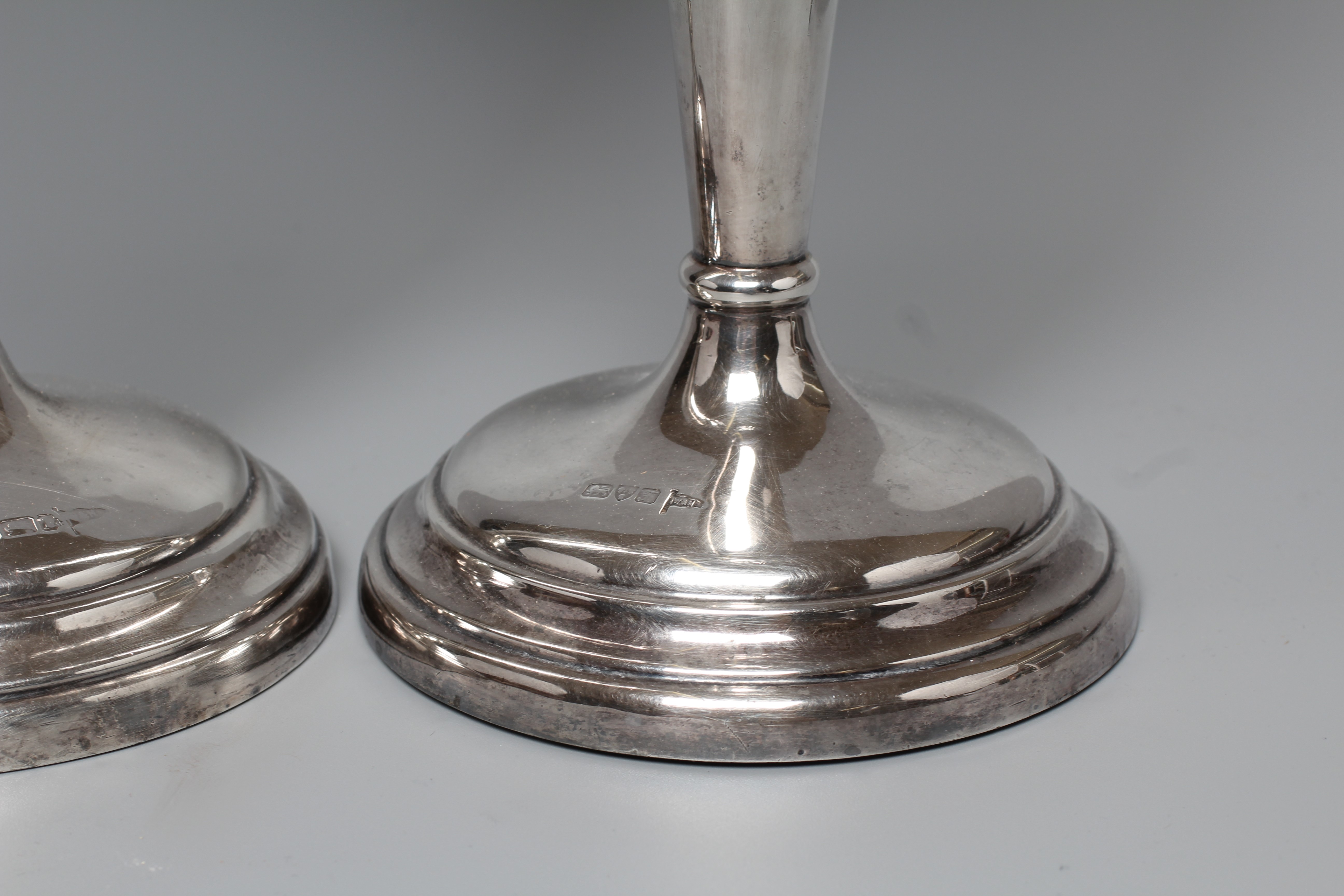 A PAIR OF EDWARD VII TALL VASES by Walker & Hall Image