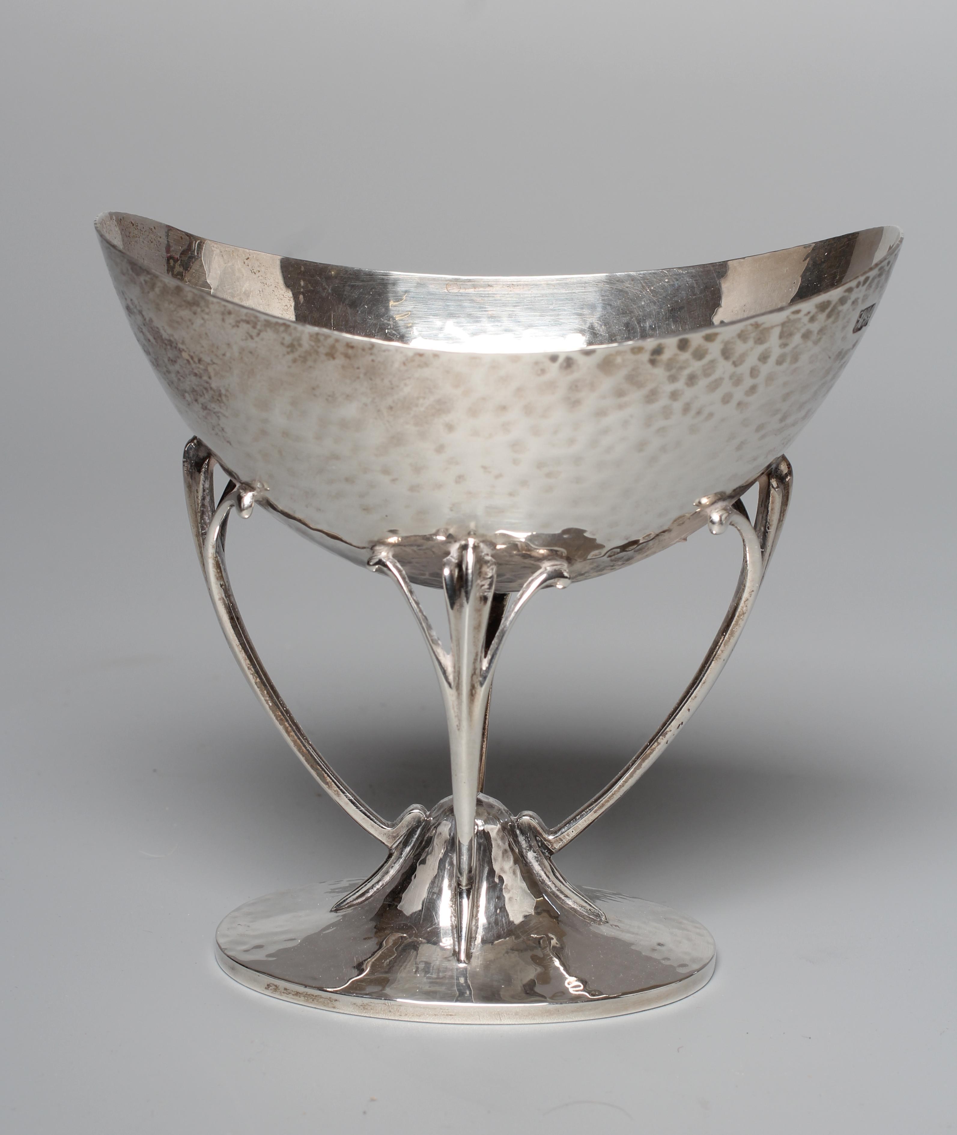 AN EDWARD VII SCOTTISH ARTS AND CRAFTS SWEETMEAT DISH by Hamilton & Inches Image