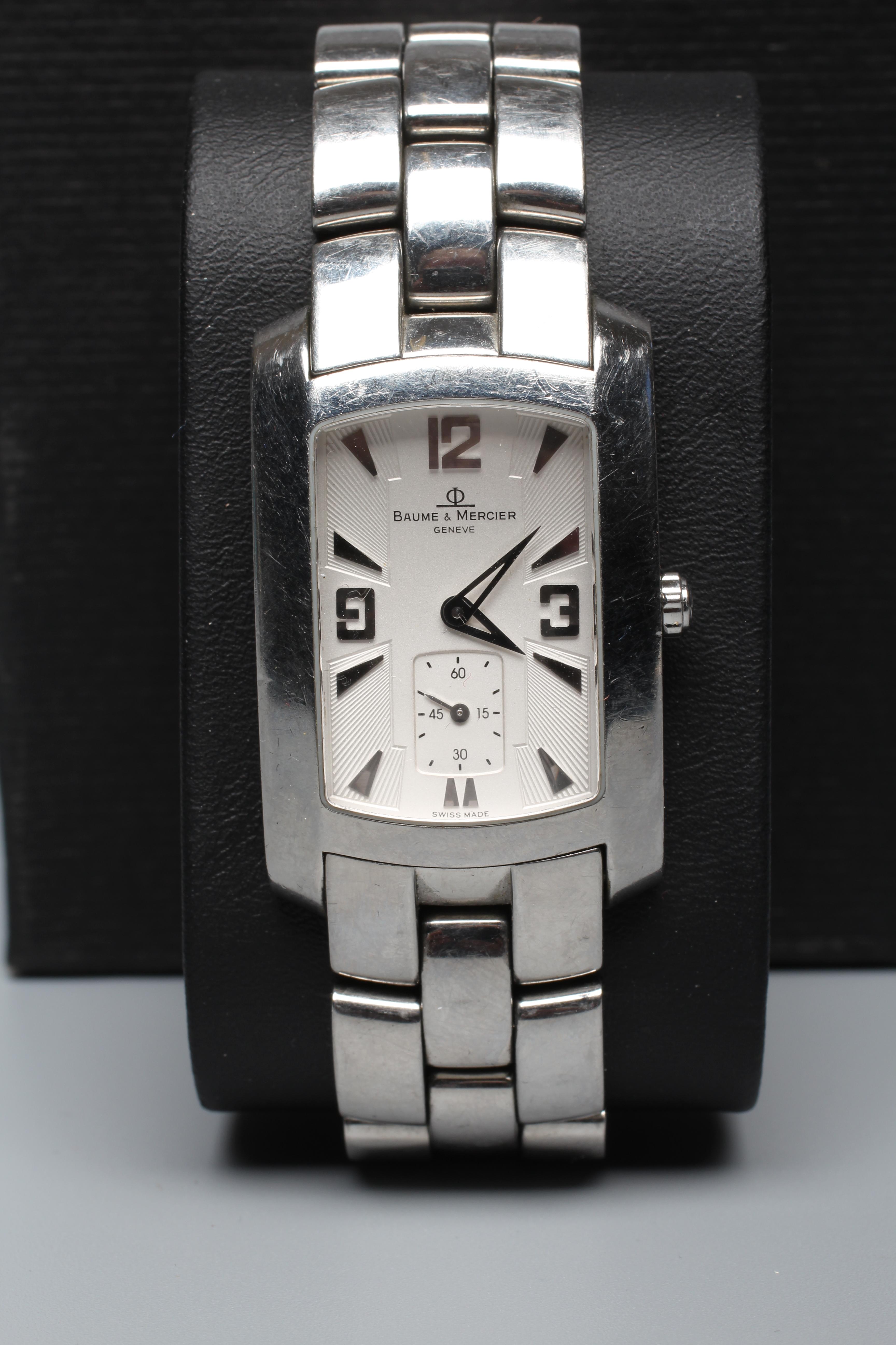 A GENTLEMAN'S BAUME & MERCIER HAMPTON MILLEIS STAINLESS TANK WRISTWATCH Image
