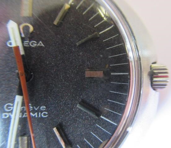 A GENTLEMAN'S OMEGA DYNAMIC AUTOMATIC WRISTWATCH Image