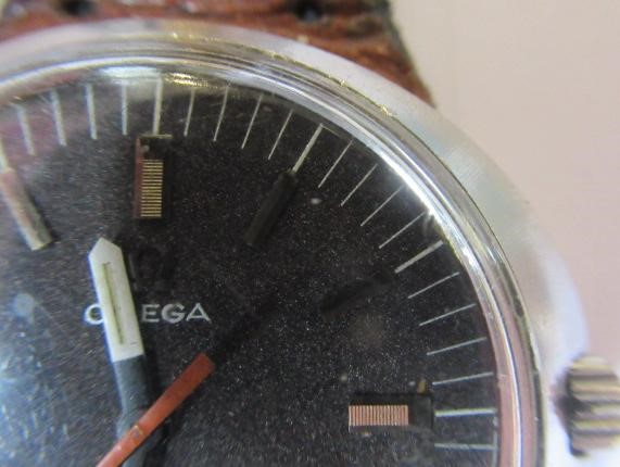 A GENTLEMAN'S OMEGA DYNAMIC AUTOMATIC WRISTWATCH Image
