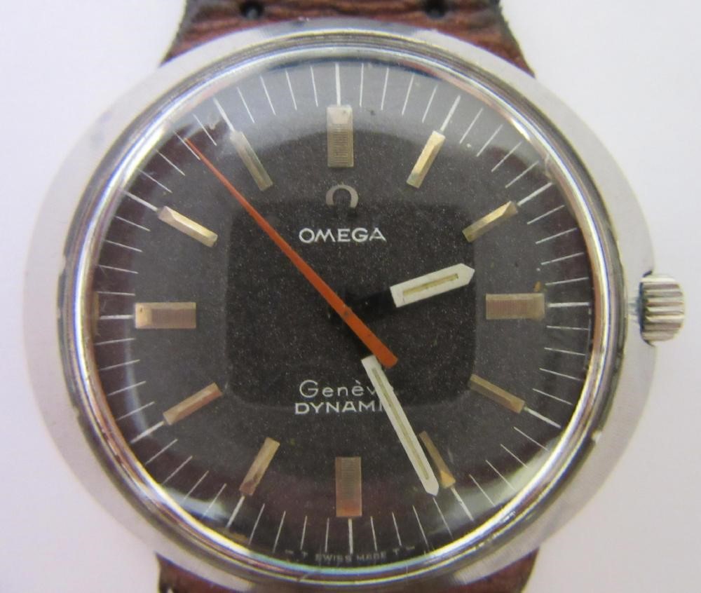 A GENTLEMAN'S OMEGA DYNAMIC AUTOMATIC WRISTWATCH Image