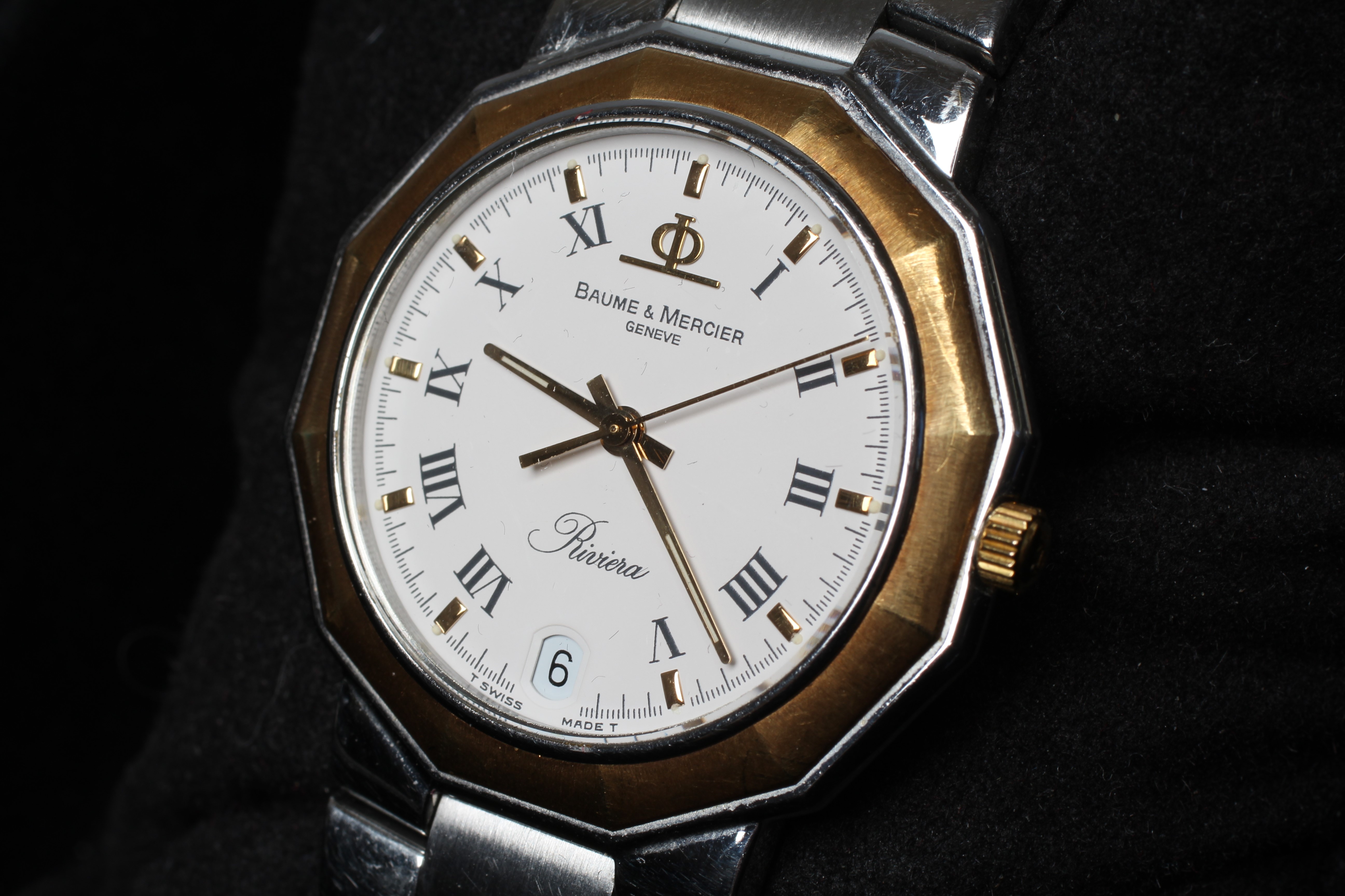 A UNI-SEX BAUME & MERCIER STAINLESS RIVIERA WRISTWATCH Image