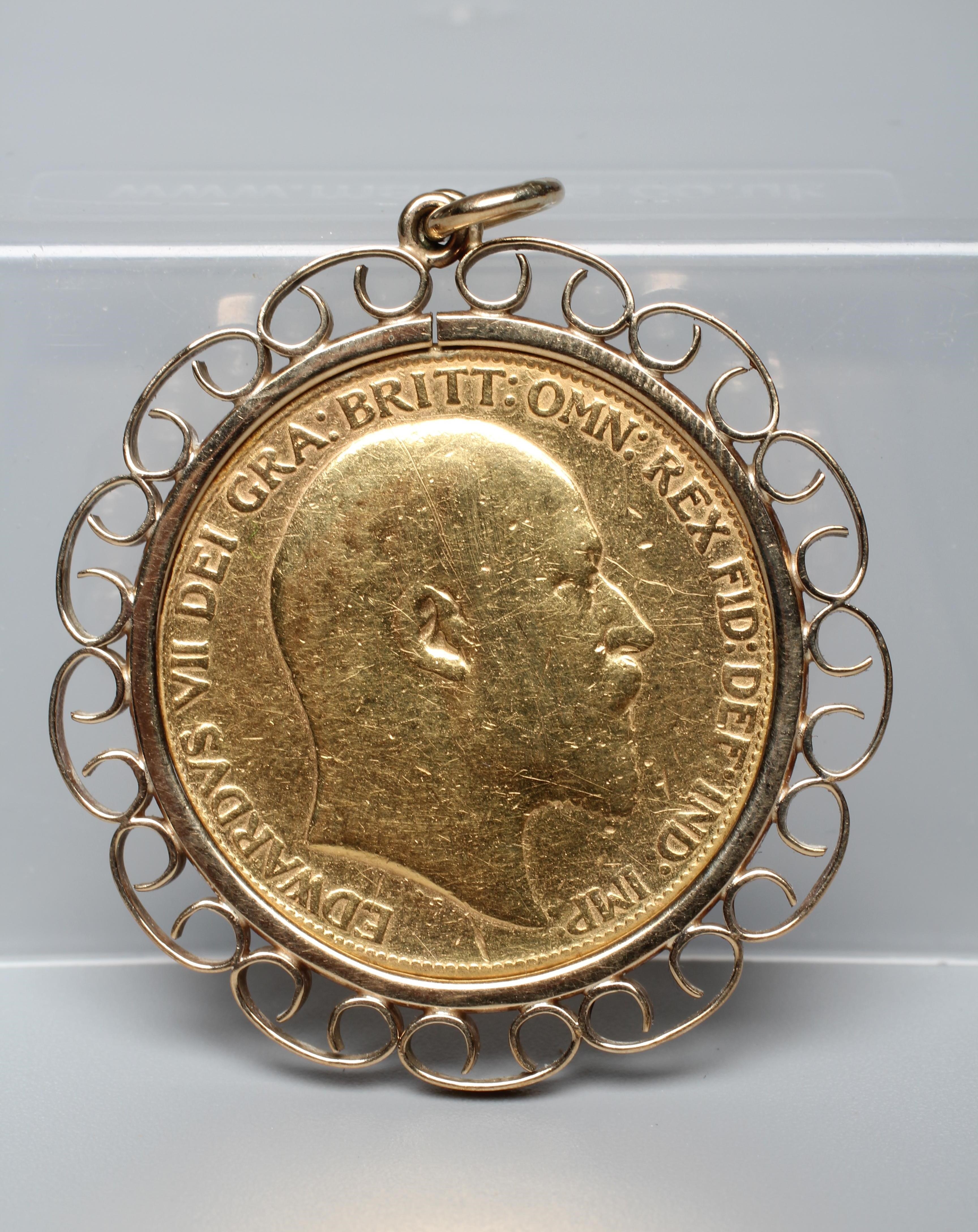 AN EDWARD VII GOLD £2, 1902, in a later loose pendant mount, 20.1g total Image