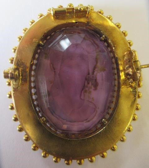 A VICTORIAN STYLE PORTRAIT BROOCH Image