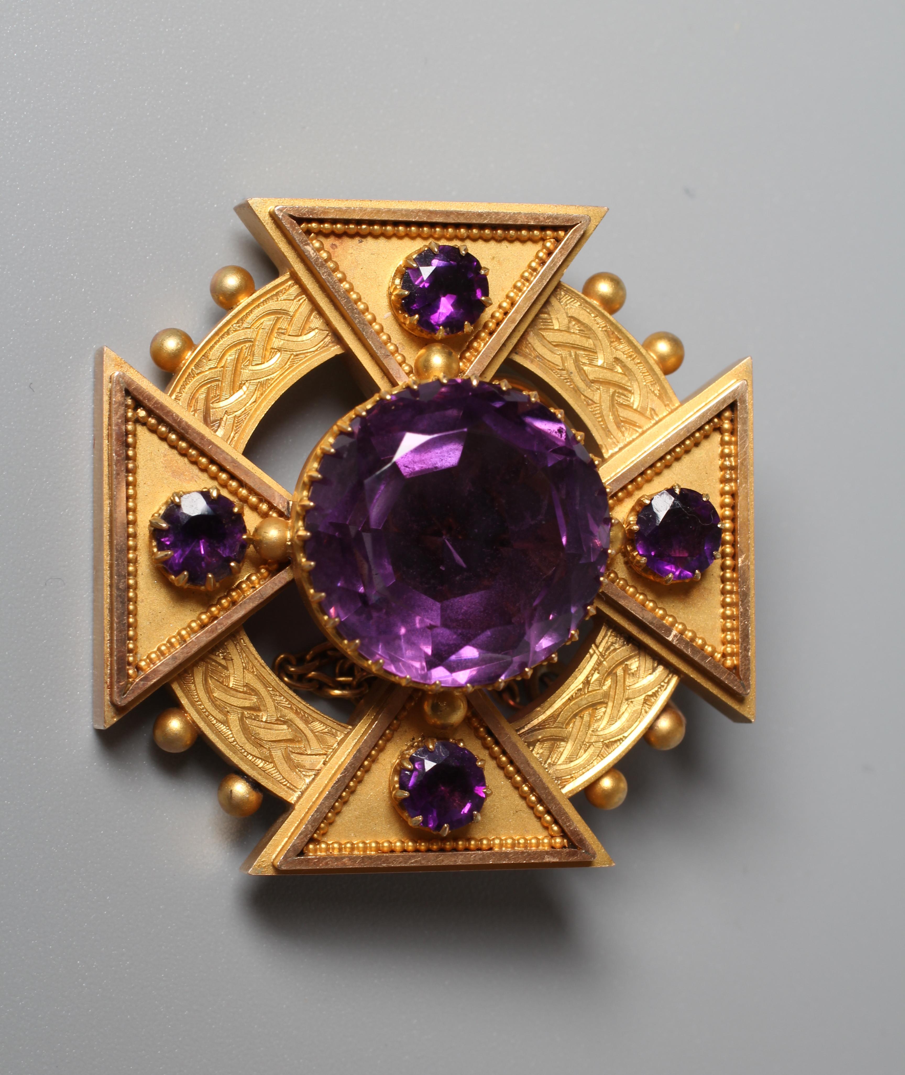 A LATE VICTORIAN MALTESE CROSS PLAID BROOCH stamped 15ct, sponsor's mark SW, claw set with five Image