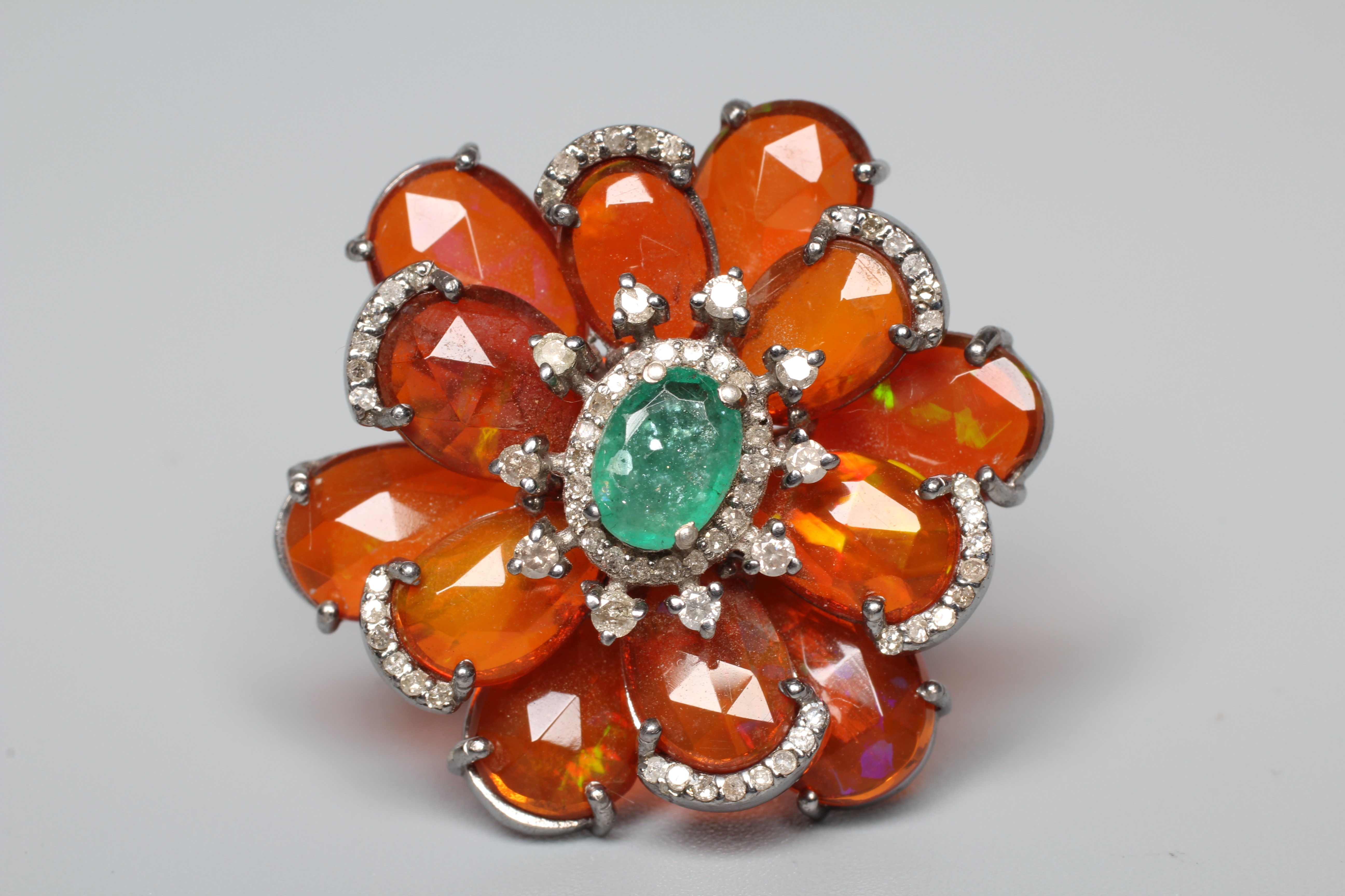 A LARGE FLOWER DRESS RING Image