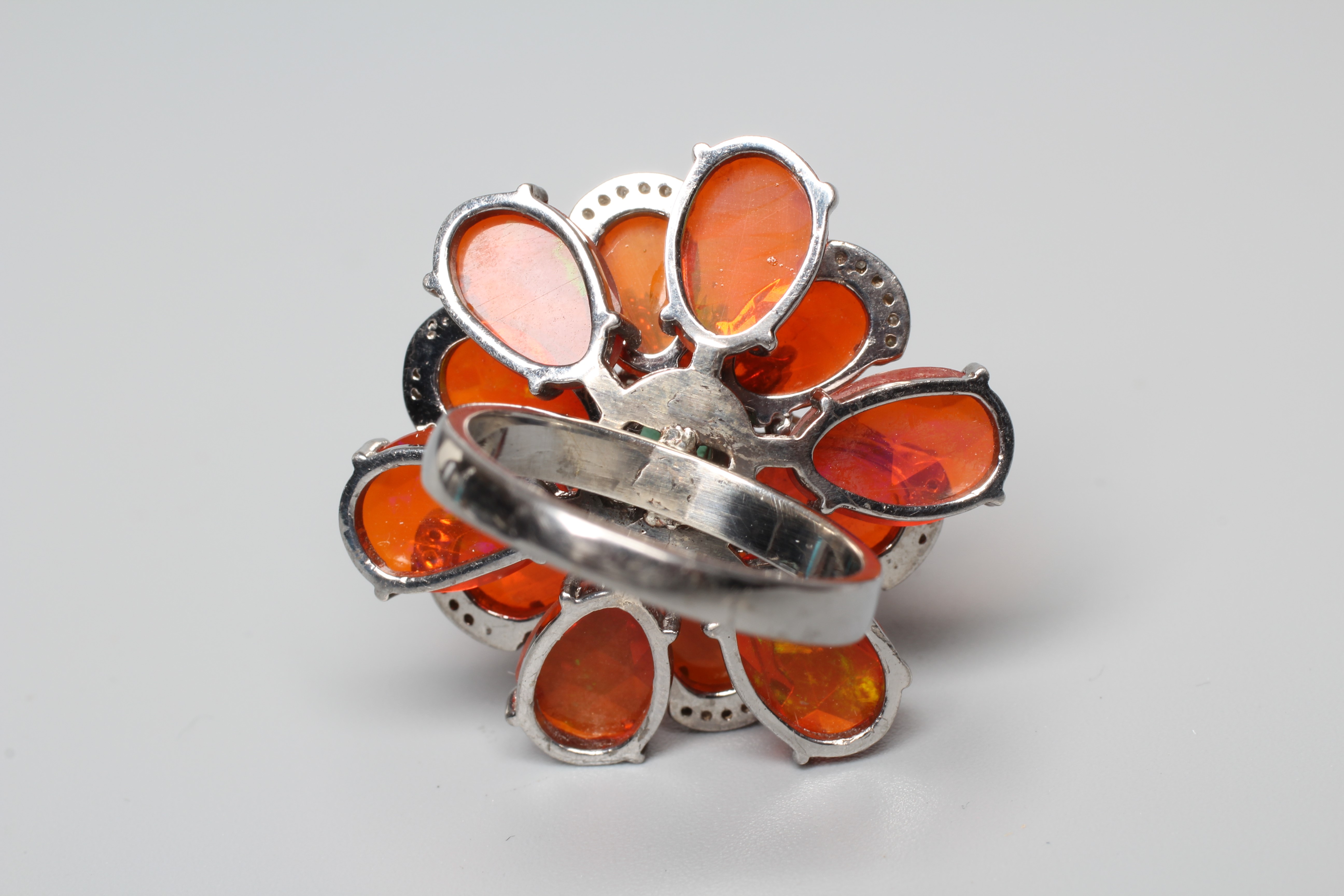 A LARGE FLOWER DRESS RING Image