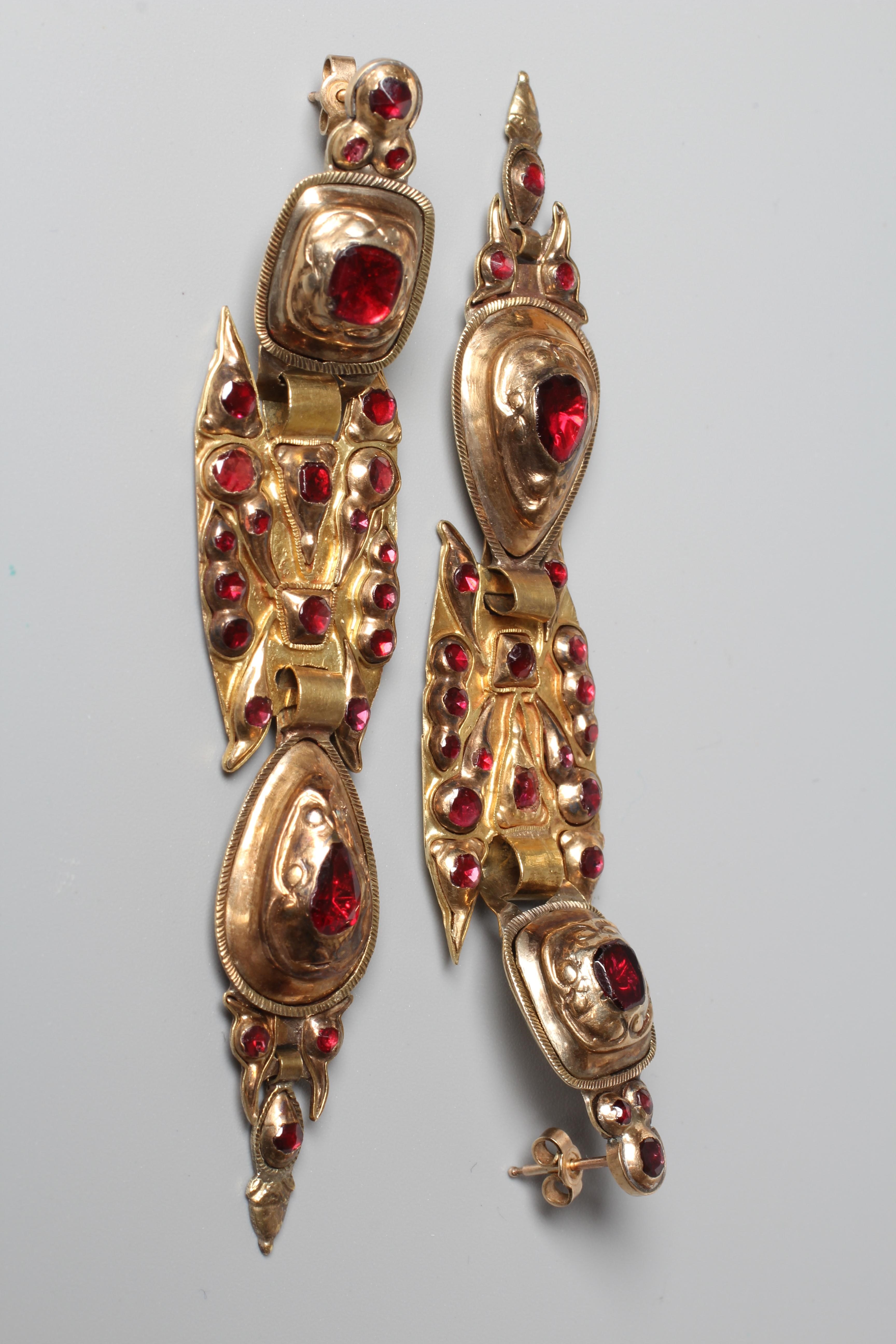 A PAIR OF LATE XVIII CENTURY SPANISH CATALAN EARRINGS Image