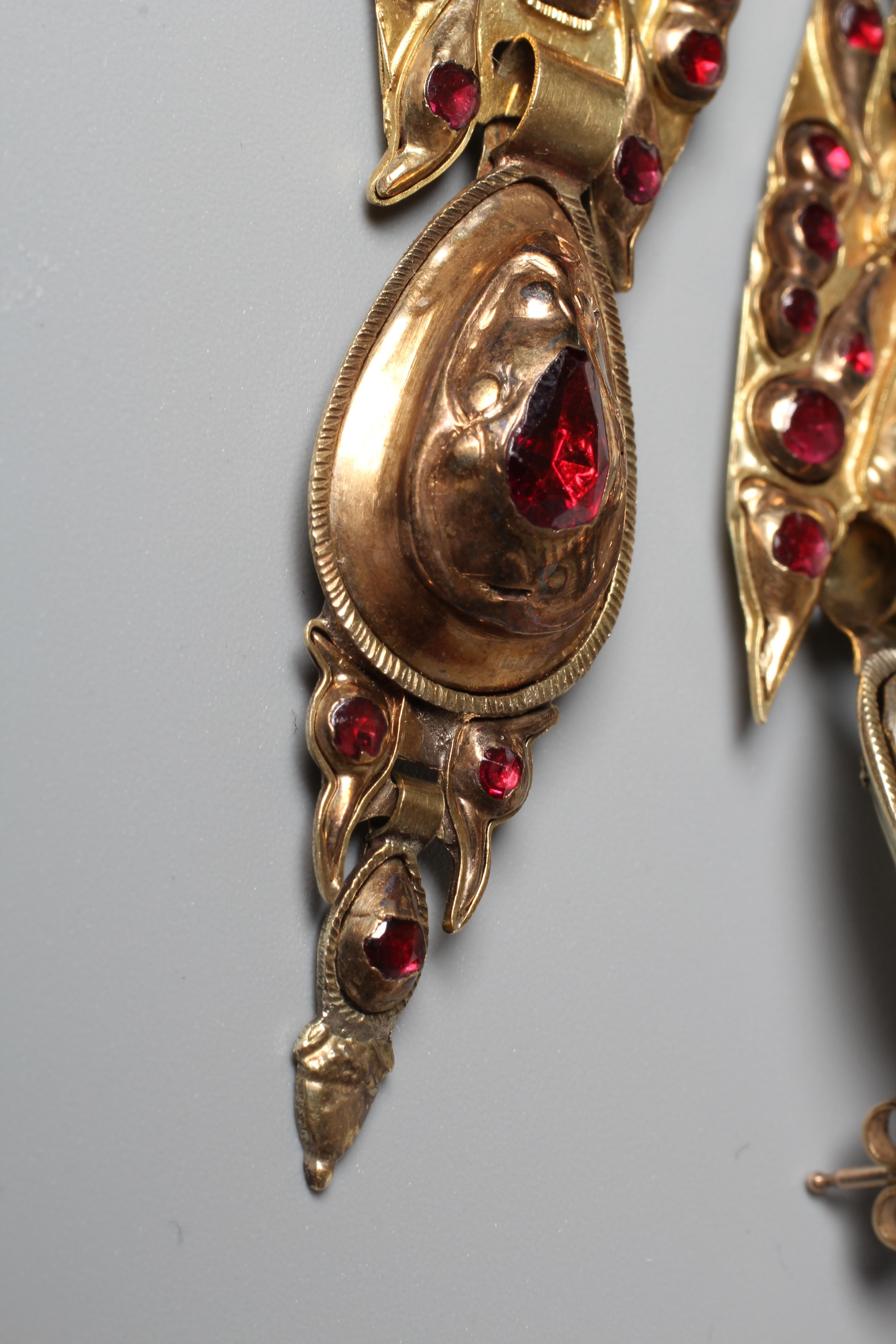 A PAIR OF LATE XVIII CENTURY SPANISH CATALAN EARRINGS Image