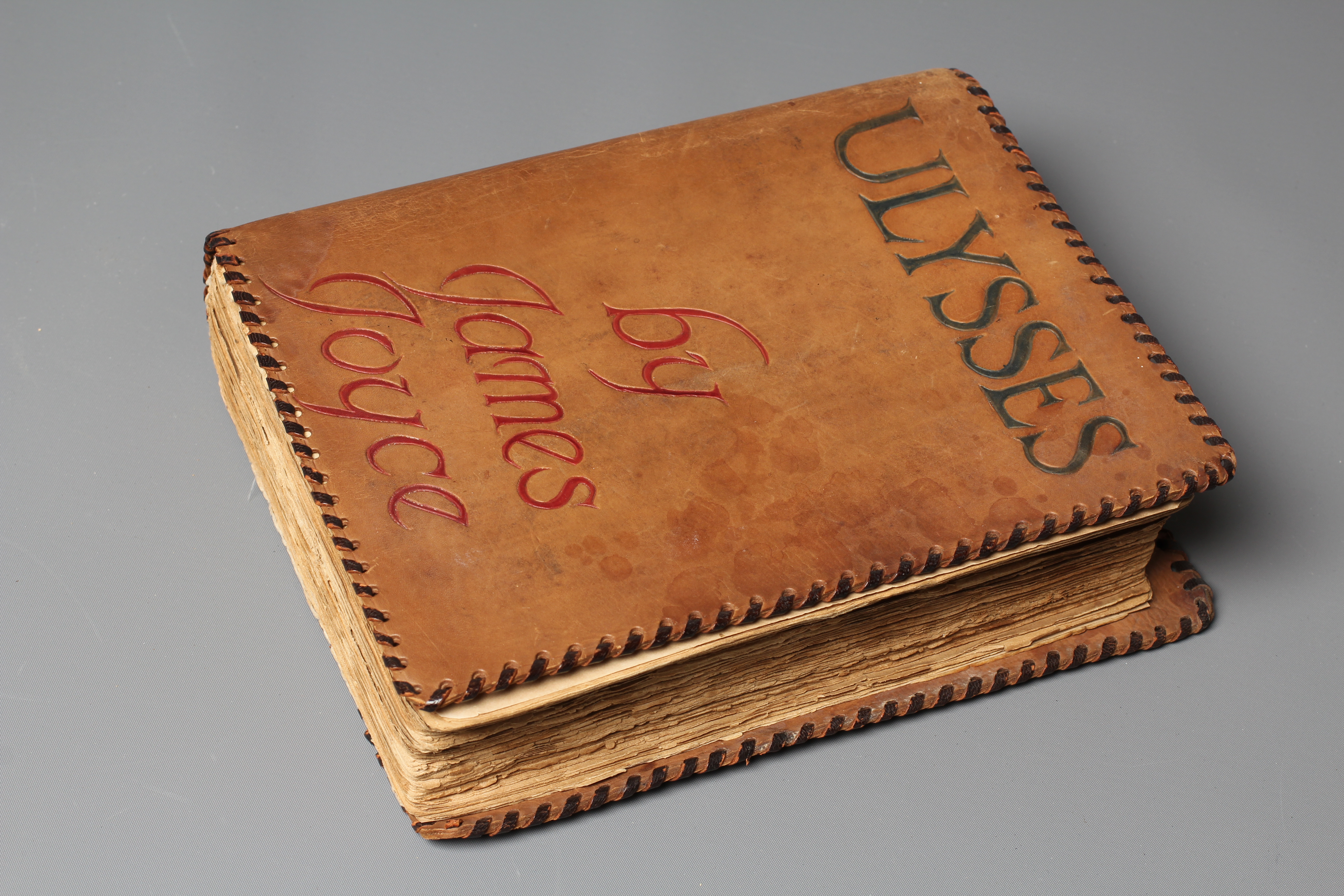JAMES JOYCE - ULYSSES, Shakespeare & Company, Paris, September 1924, 5th printing, whipped soft Image