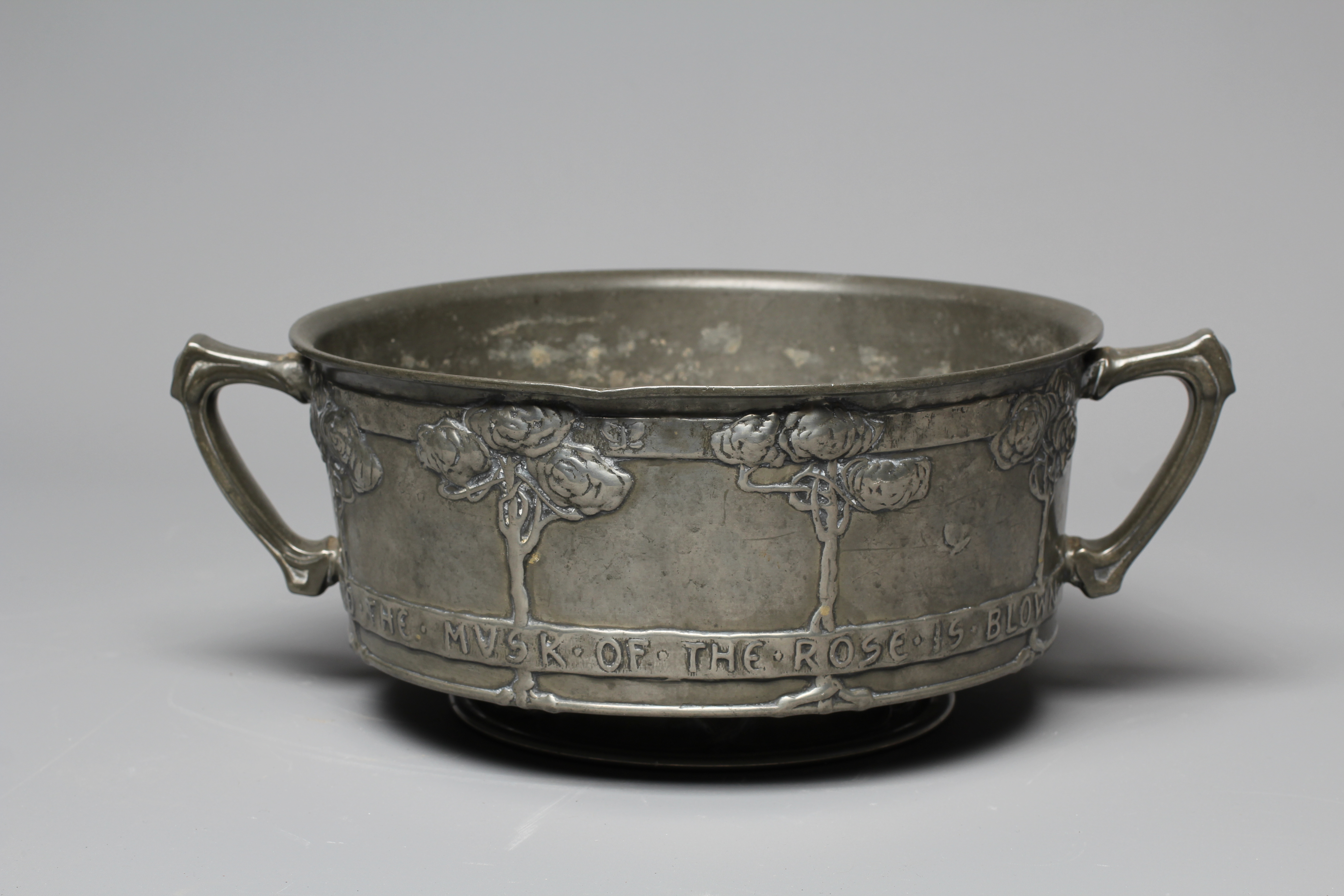 DAVID VEASEY FOR LIBERTY & CO. - A Tudric pewter rosebowl Image