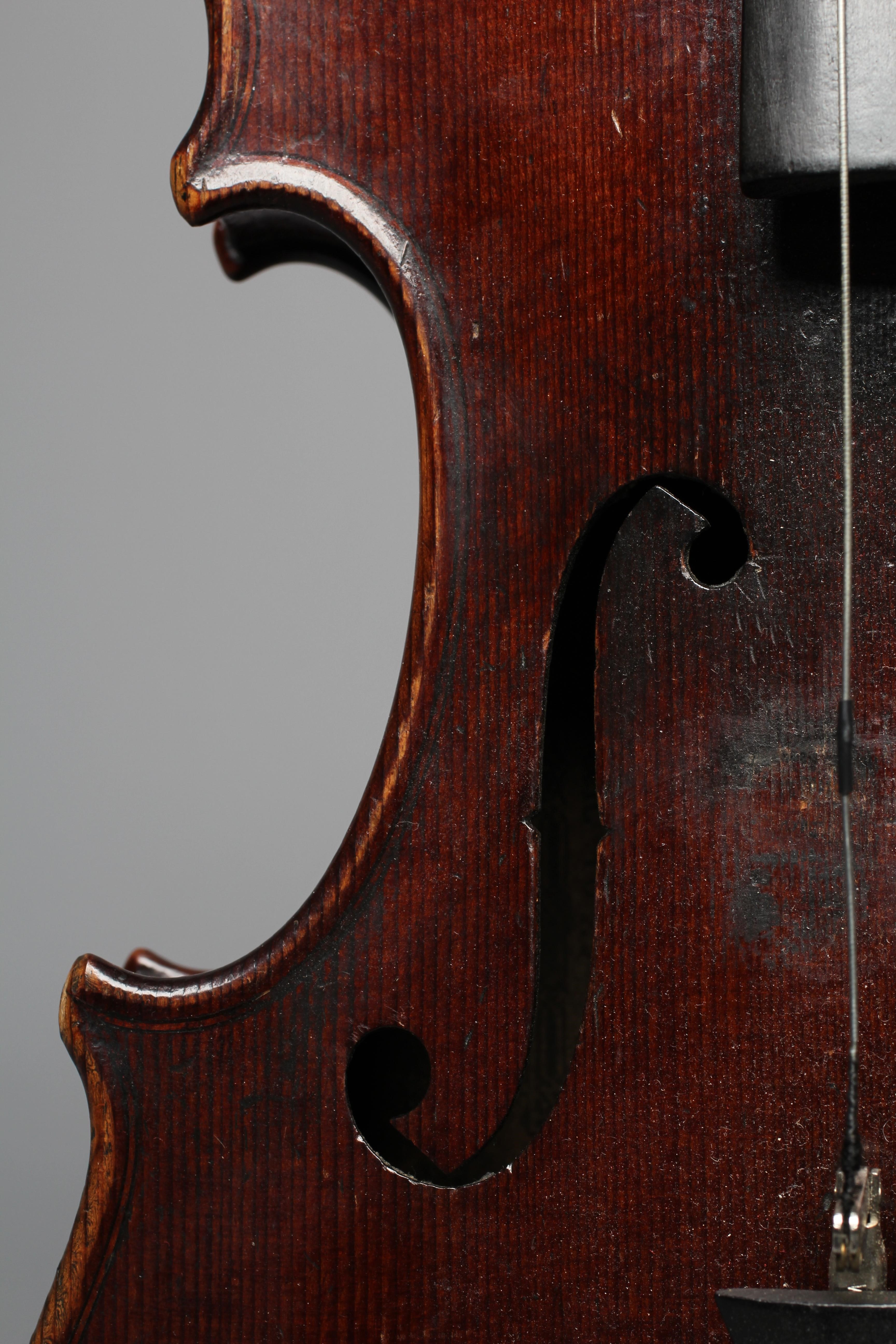 A LATE 19TH CENTURY GERMAN VIOLIN Image