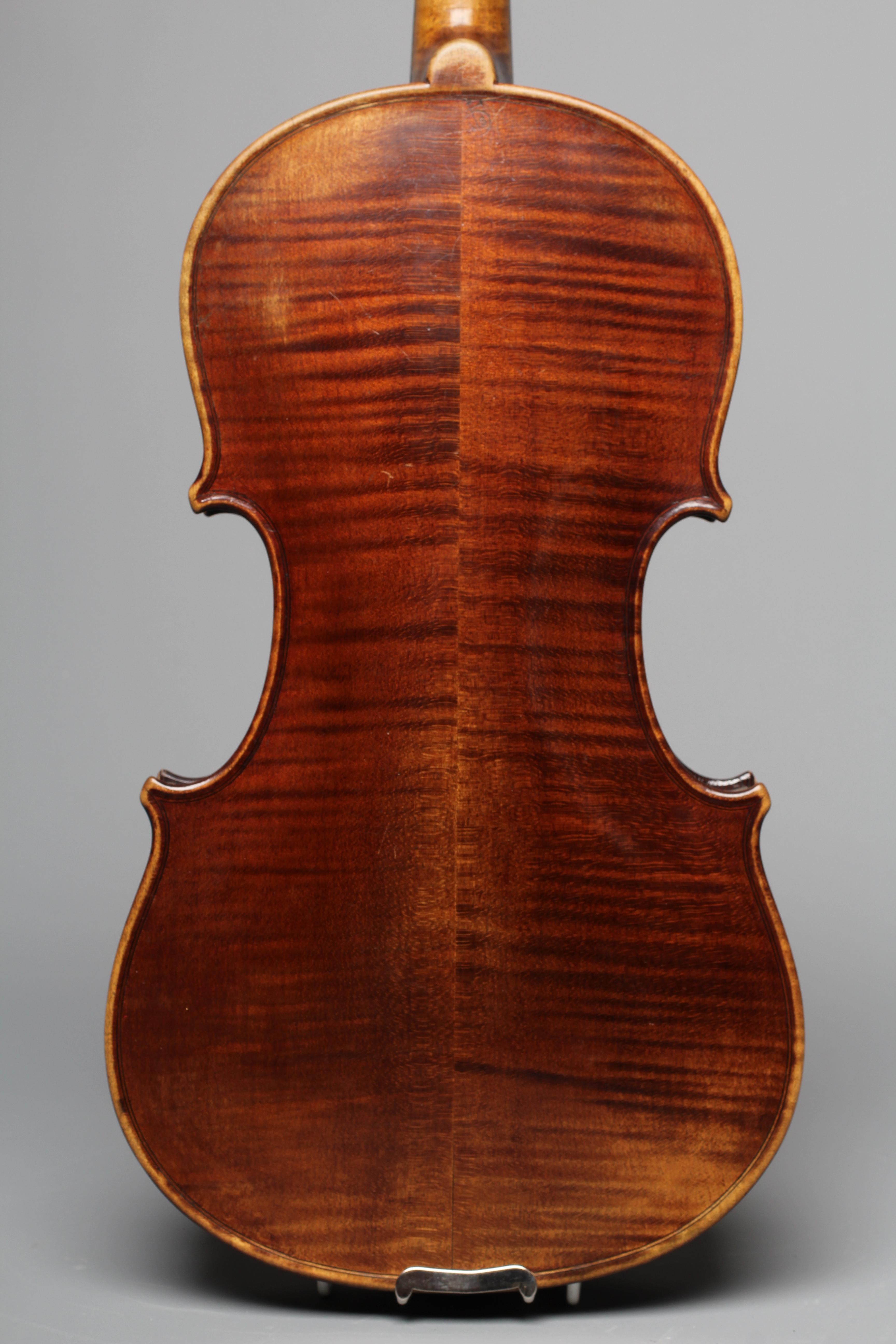 A LATE 19TH CENTURY GERMAN VIOLIN Image