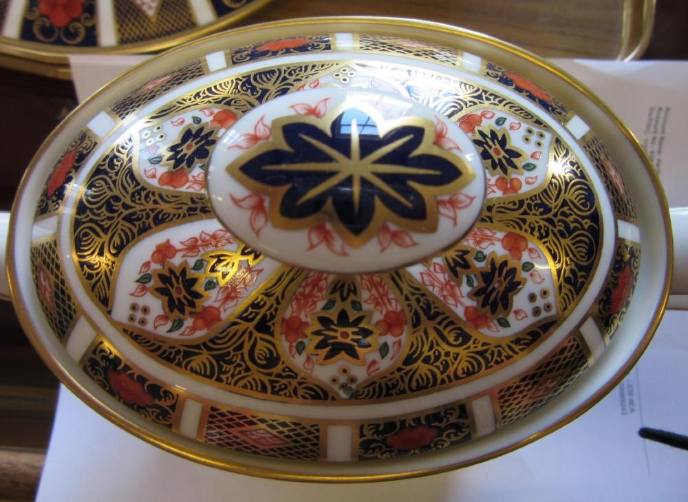 A ROYAL CROWN DERBY IMARI PATTERN TEA SERVICE Image