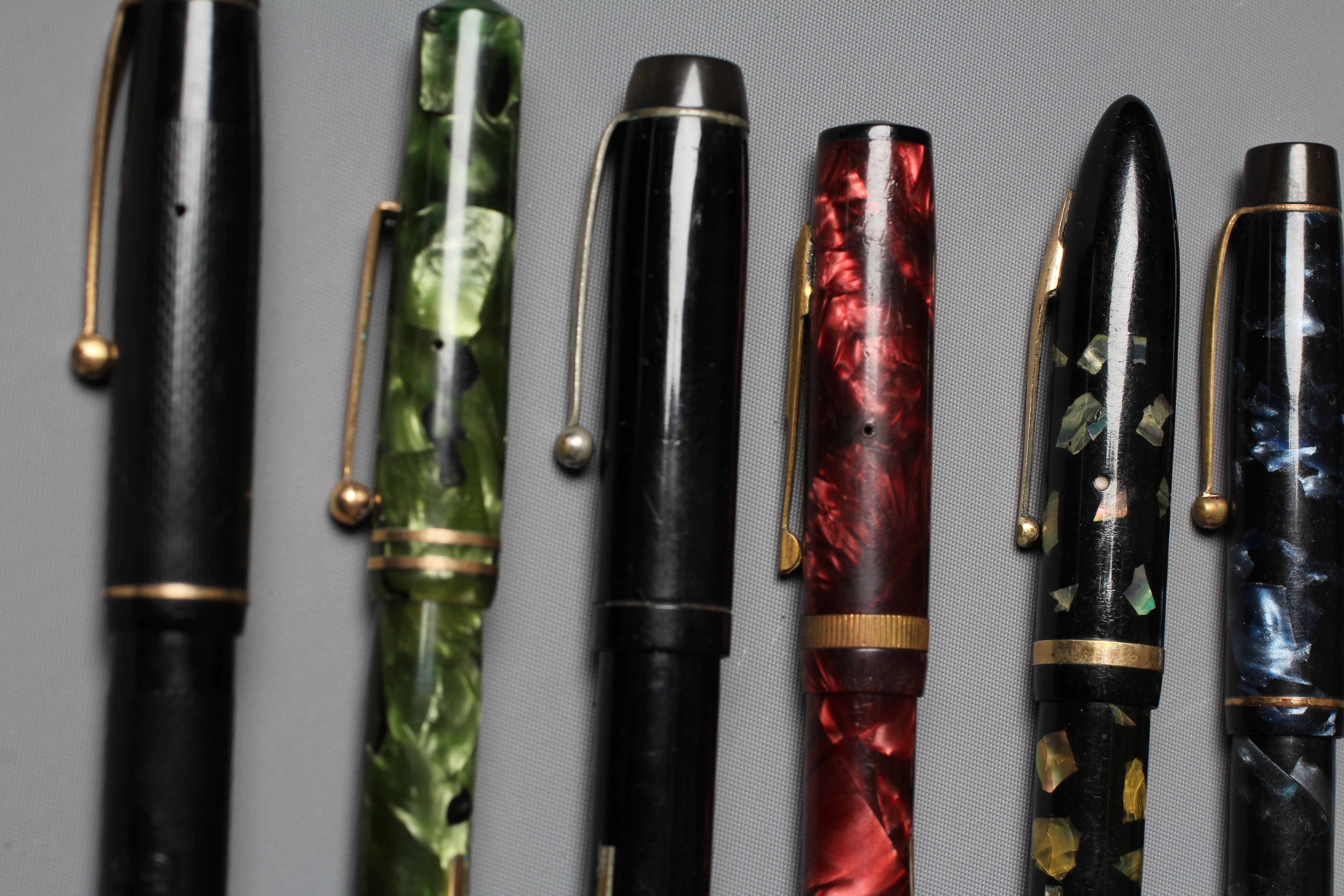 SIX FOUNTAIN PENS: comprising a black Onoto De La Rue pen marked 14ct Image