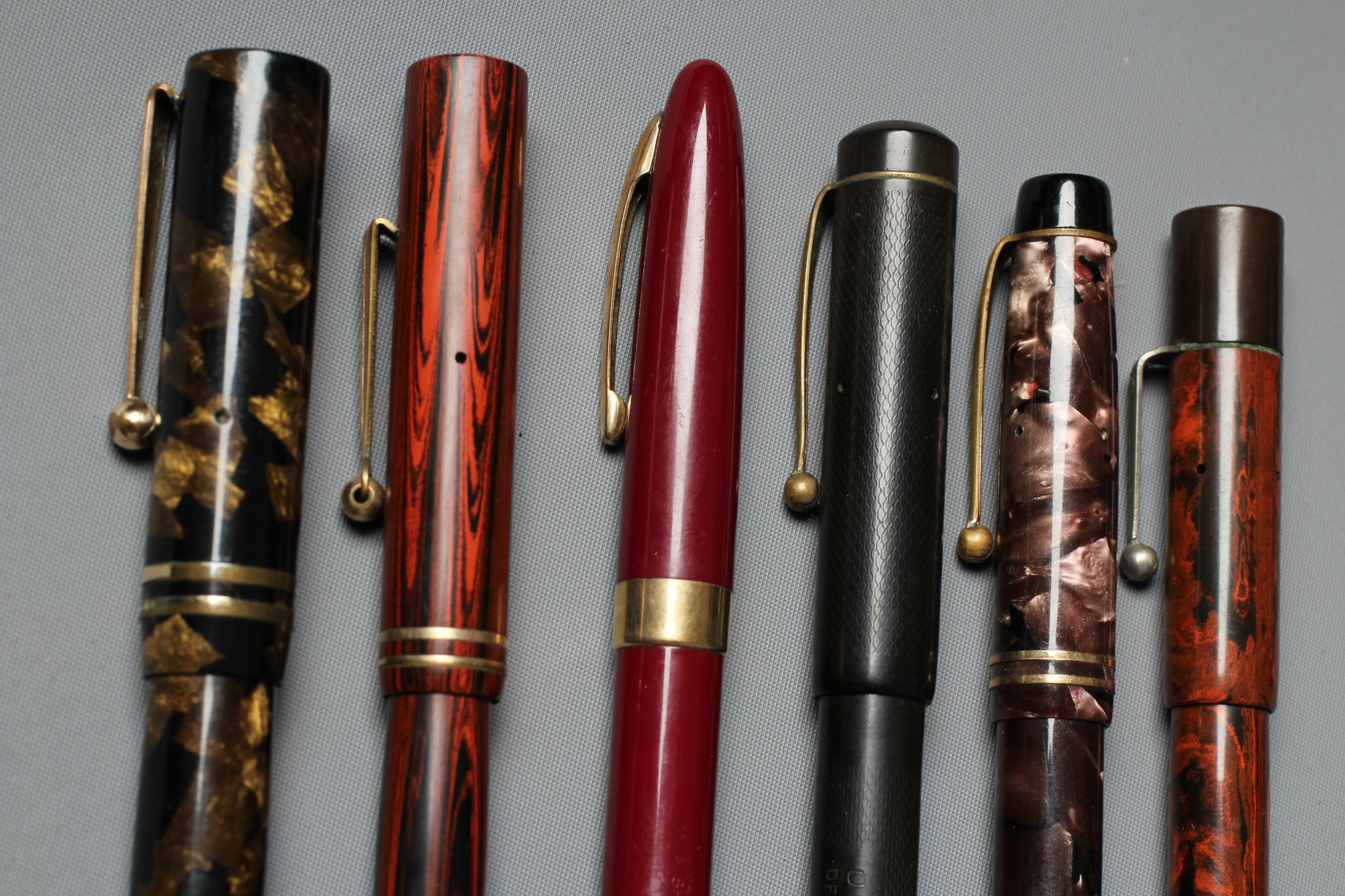 SIX FOUNTAIN PENS: comprising of a brown marbled Le Boeuf Mass 6 pen Image