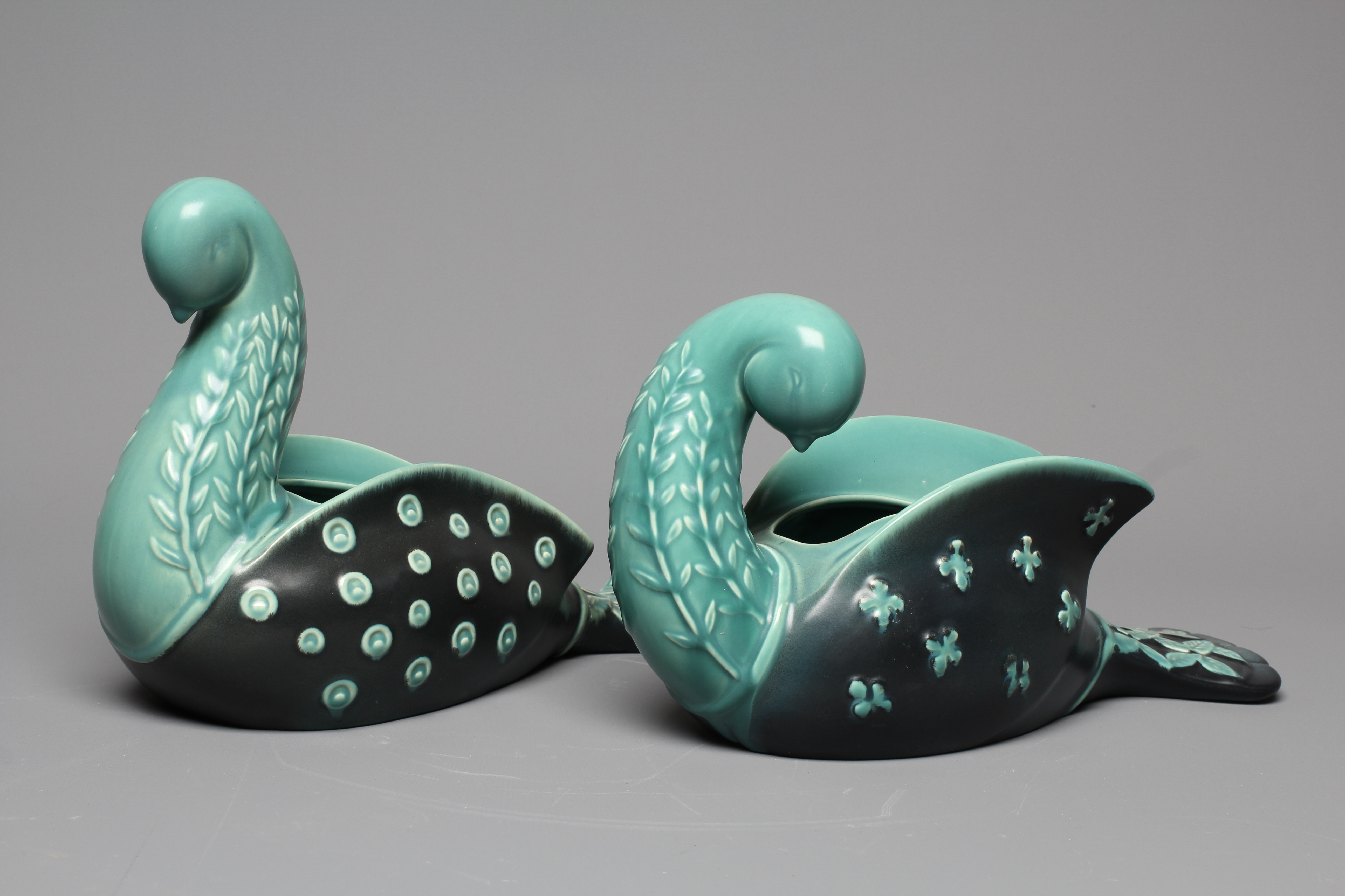 A PAIR OF BESWICK POTTERY DOVE FLOWER HOLDERS Image