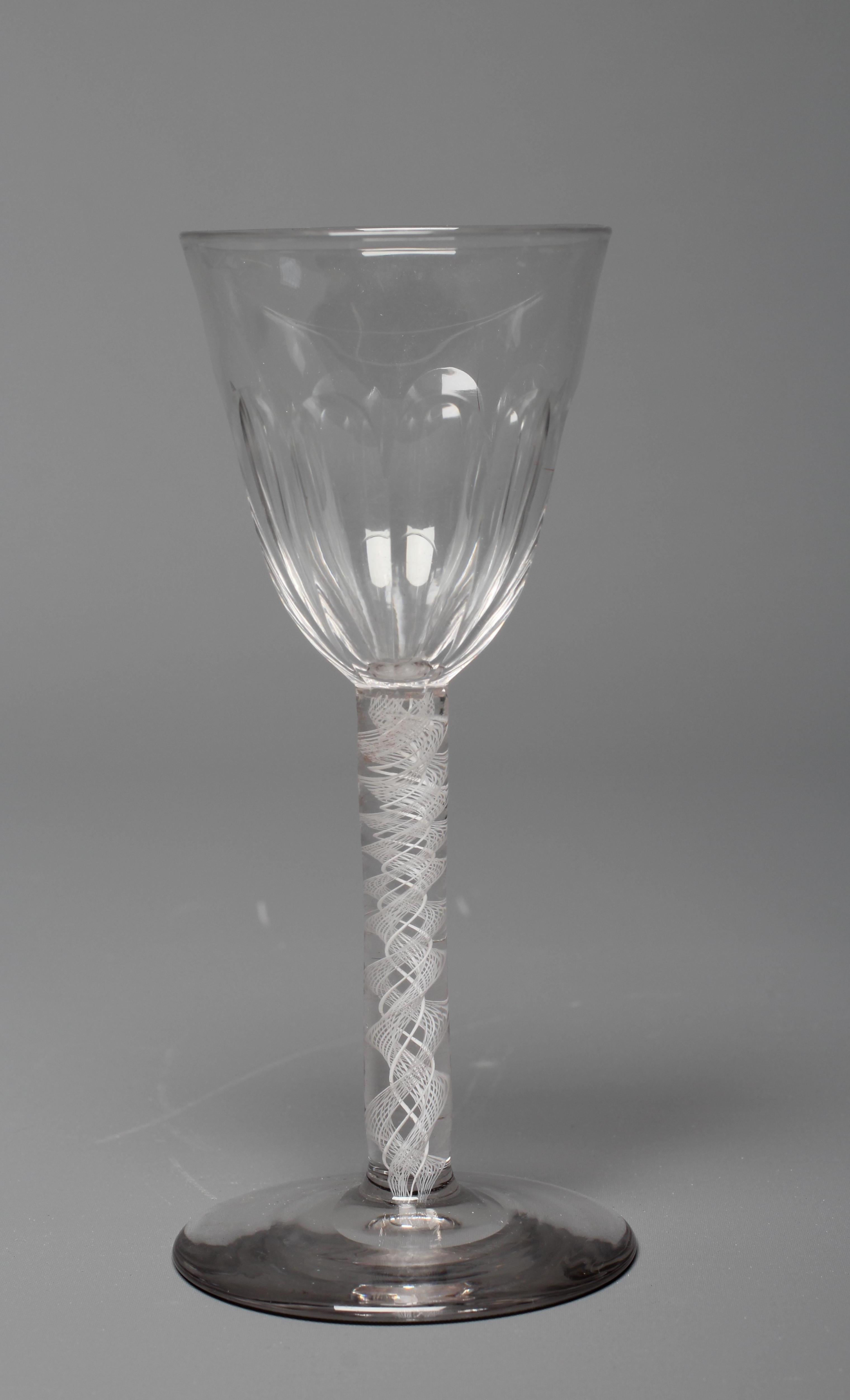 A WINE GLASS Image