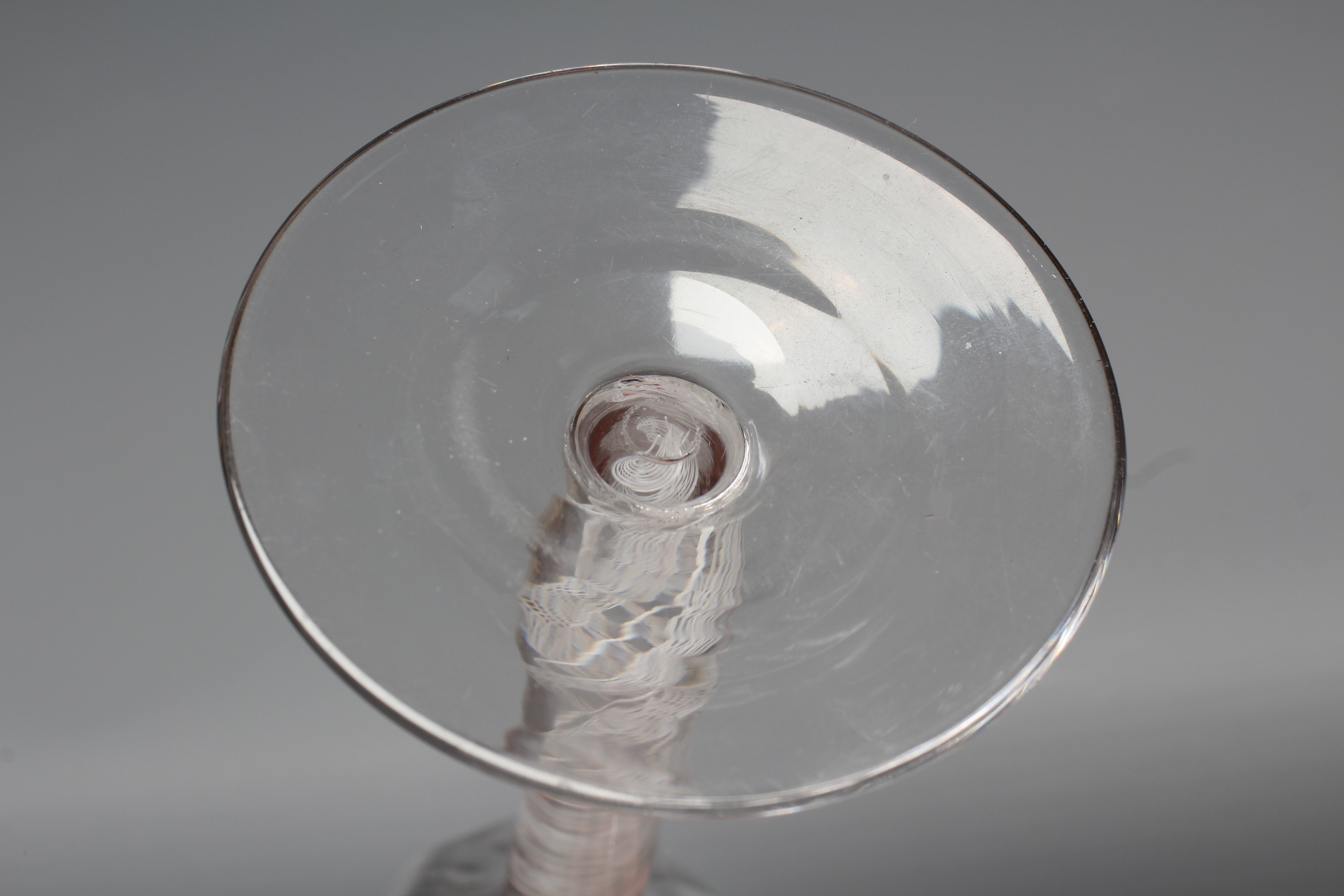 A WINE GLASS Image