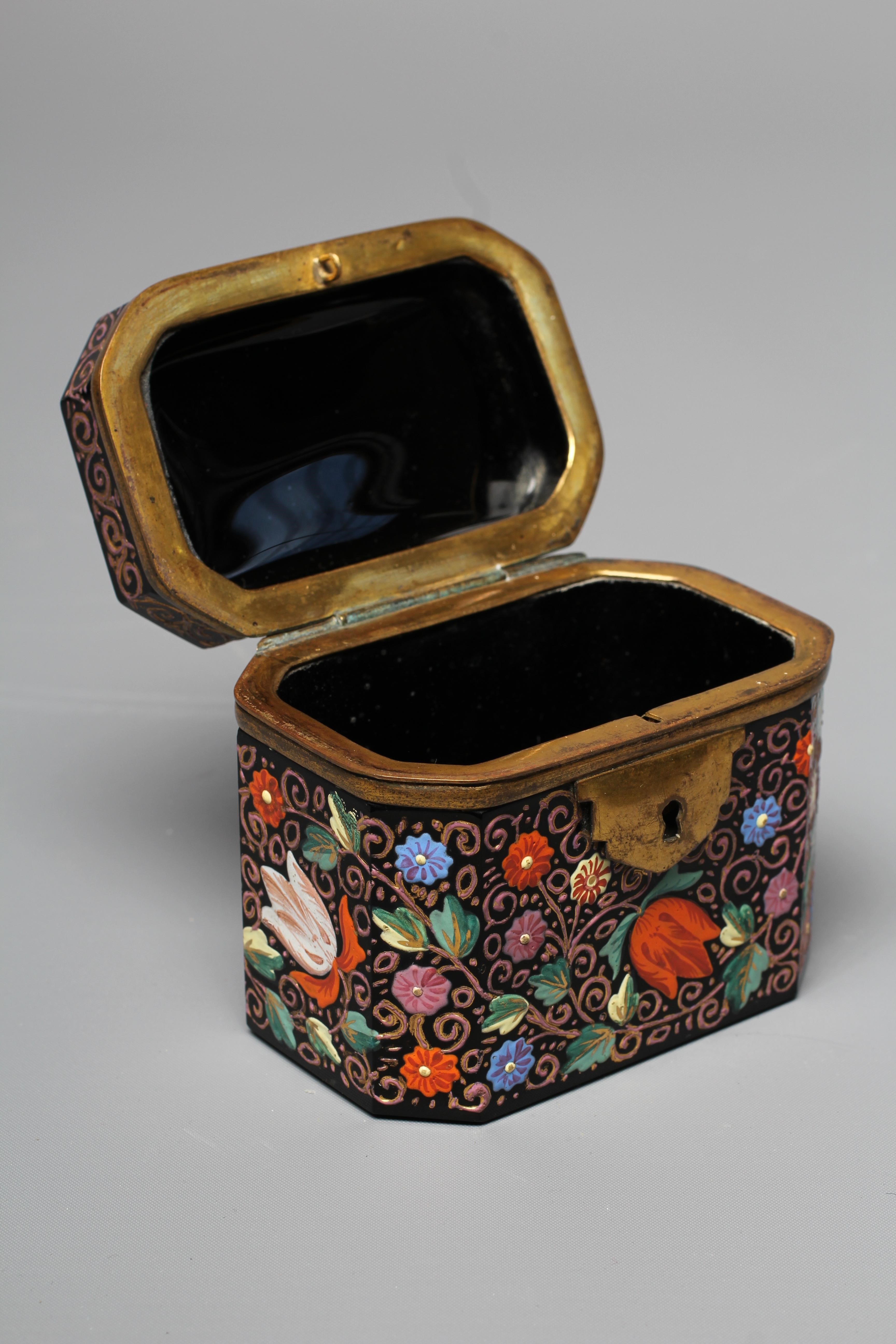 A MOSER STYLE BLACK GLASS SMALL CASKET Image