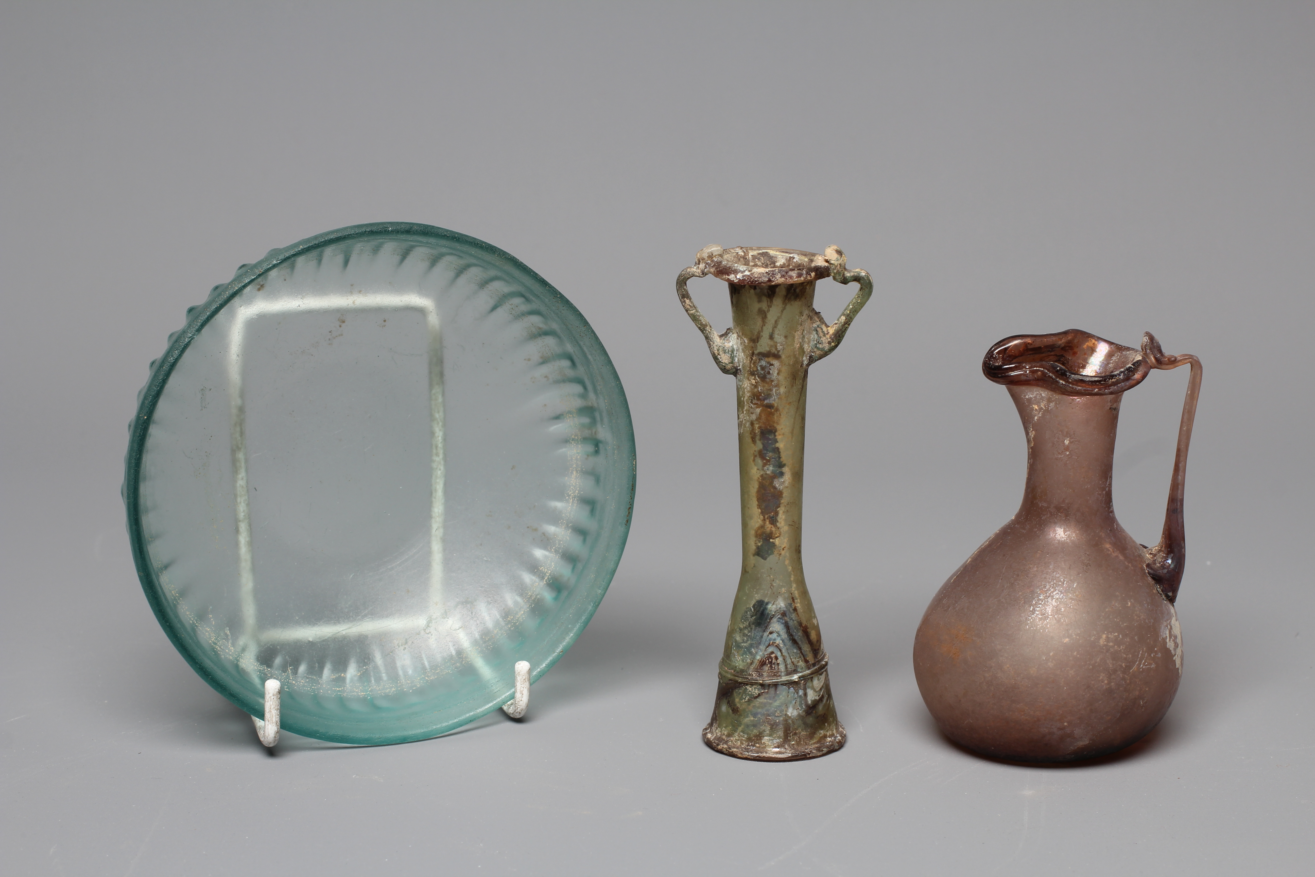 A ROMAN AUBERGINE GLASS JUG Image