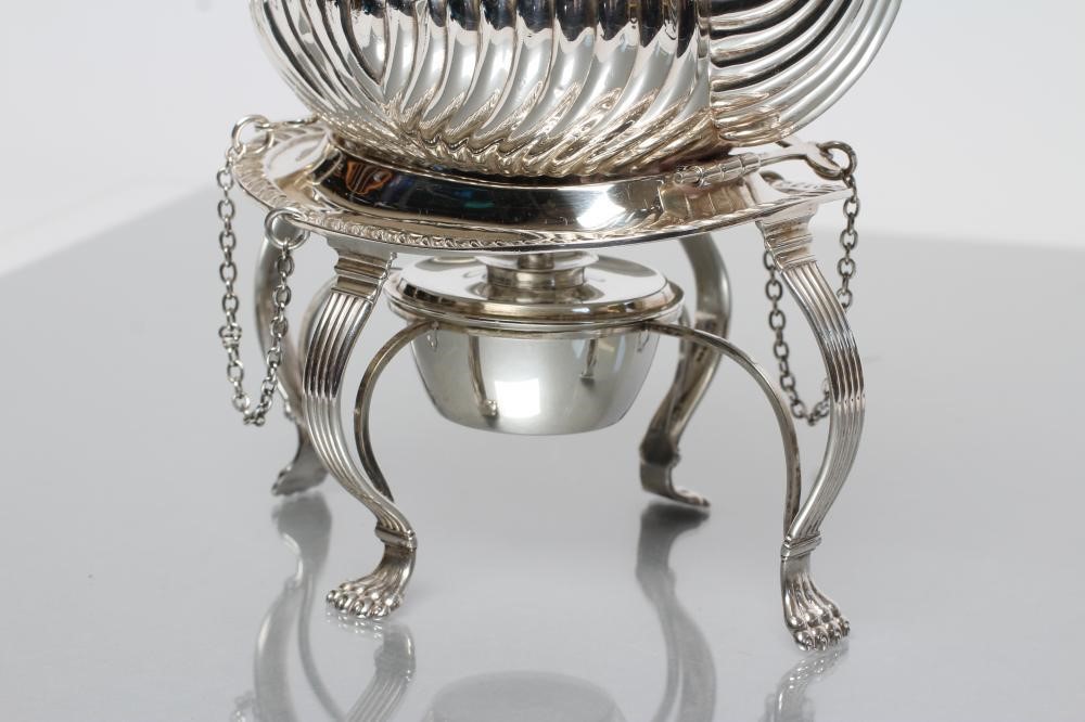 AN EDWARDIAN SILVER SMALL TEA KETTLE ON STAND Image