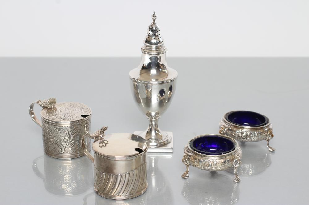 A LATE GEORGE III SILVER DRUM MUSTARD POT Image