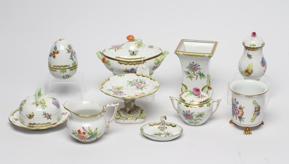 A COLLECTION OF HEREND "BUTTERFLY" PATTERN PORCELAIN Image