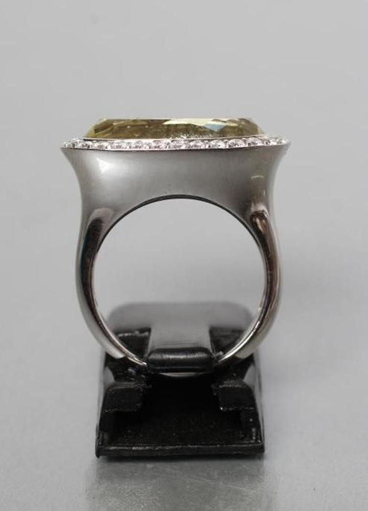 A MODERN MORGANITE DRESS RING by David M Robinson Image