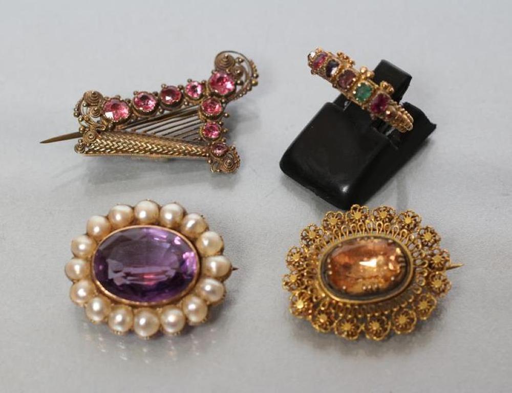 A VICTORIAN "REGARD" RING collet set with six facet cut stones to graduated bead shoulders and Image