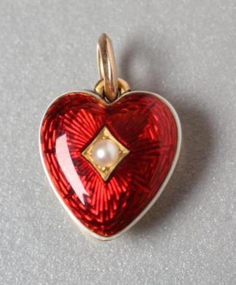 A LATE VICTORIAN HEART CHARM Image