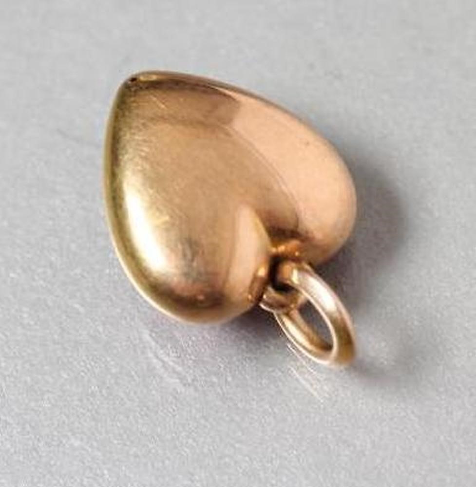 A LATE VICTORIAN HEART CHARM Image