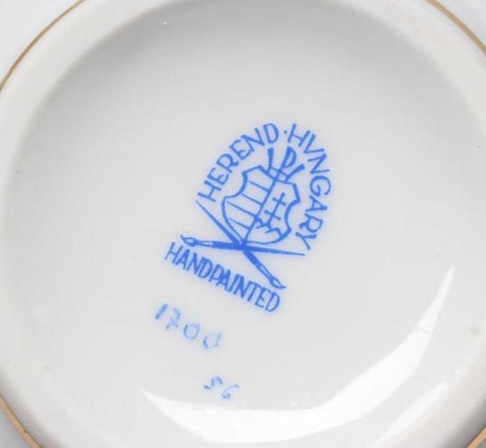 A HEREND "ROTHSCHILD BIRD" PATTERN PORCELAIN TEAPOT AND COVER Image