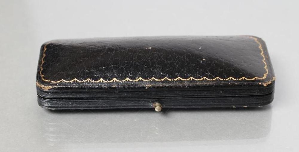 A VICTORIAN CORAL BROOCH Image