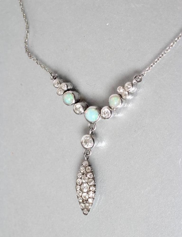 A DIAMOND AND OPAL NECKLACE Image