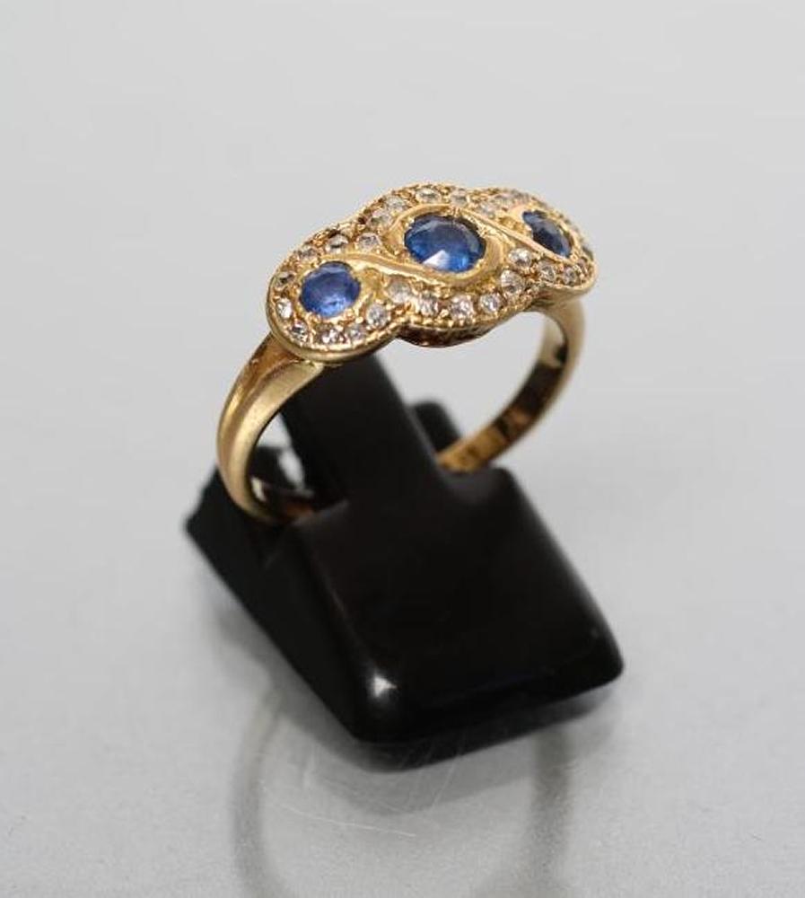 A LATE VICTORIAN SAPPHIRE AND DIAMOND DRESS RING Image