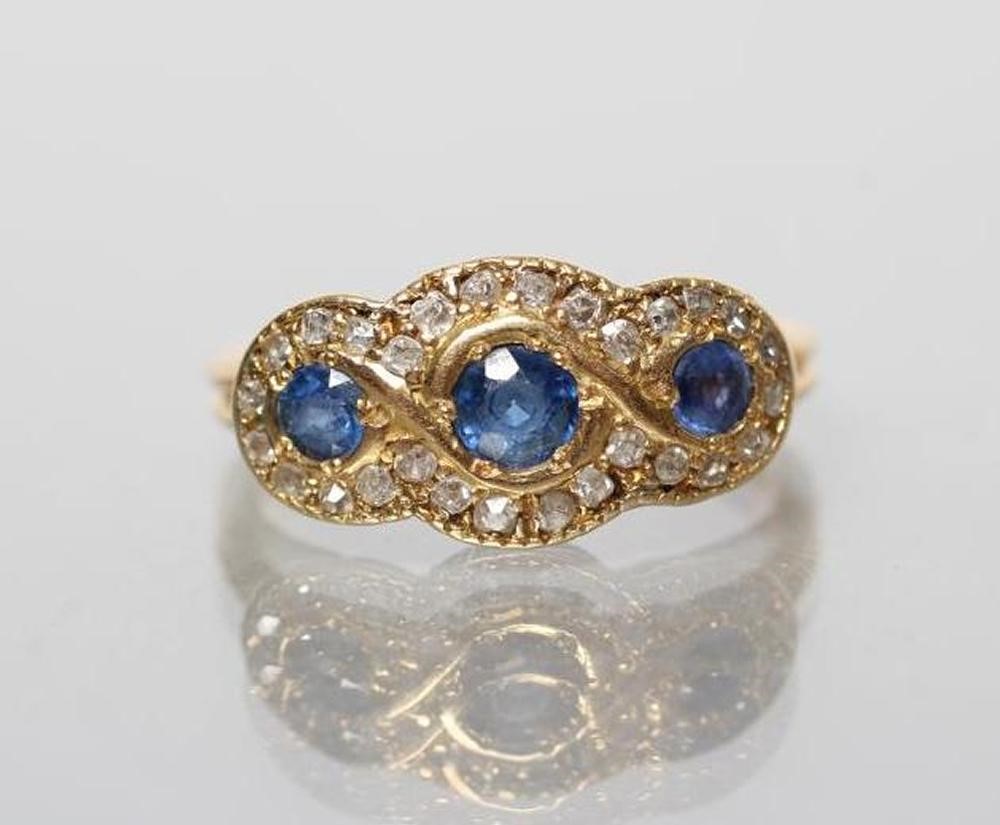 A LATE VICTORIAN SAPPHIRE AND DIAMOND DRESS RING Image