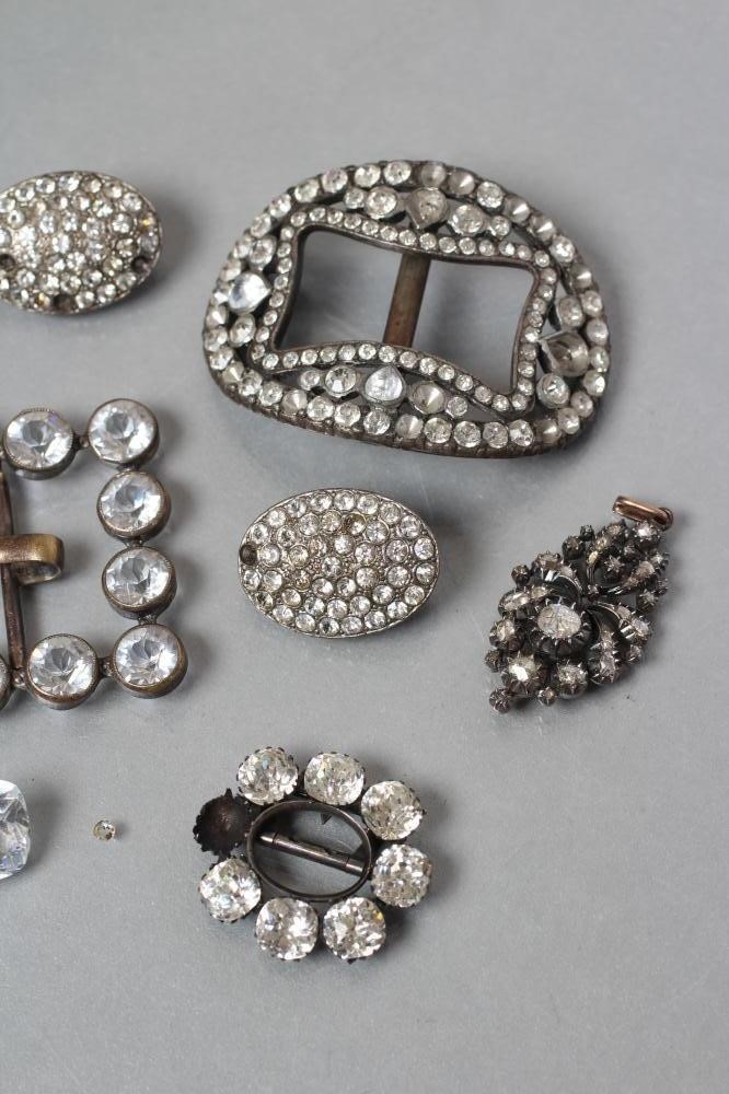 A GEORGIAN DIAMOND PENDANT of open oval form Image