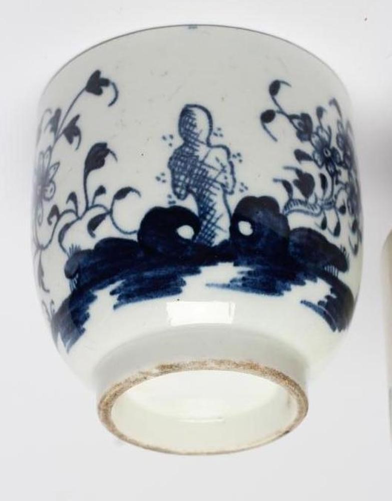 A LOWESTOFT PORCELAIN COFFEE CUP Image