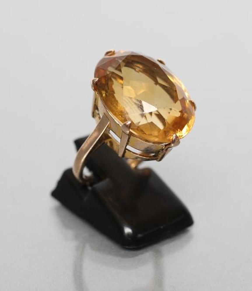 A CITRINE COCKTAIL RING Image