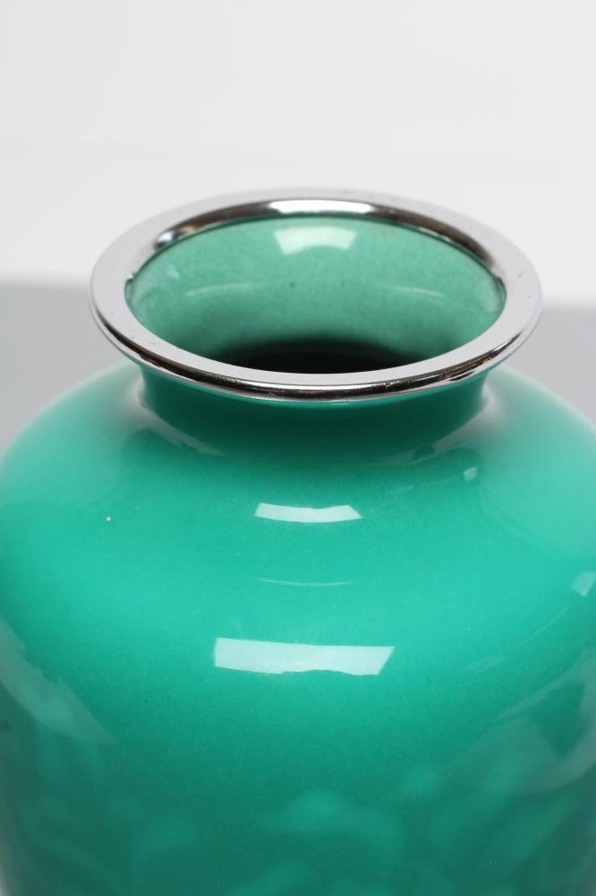 A JAPANESE ENAMEL VASE BY ANDO JUBEI of ovoid form Image